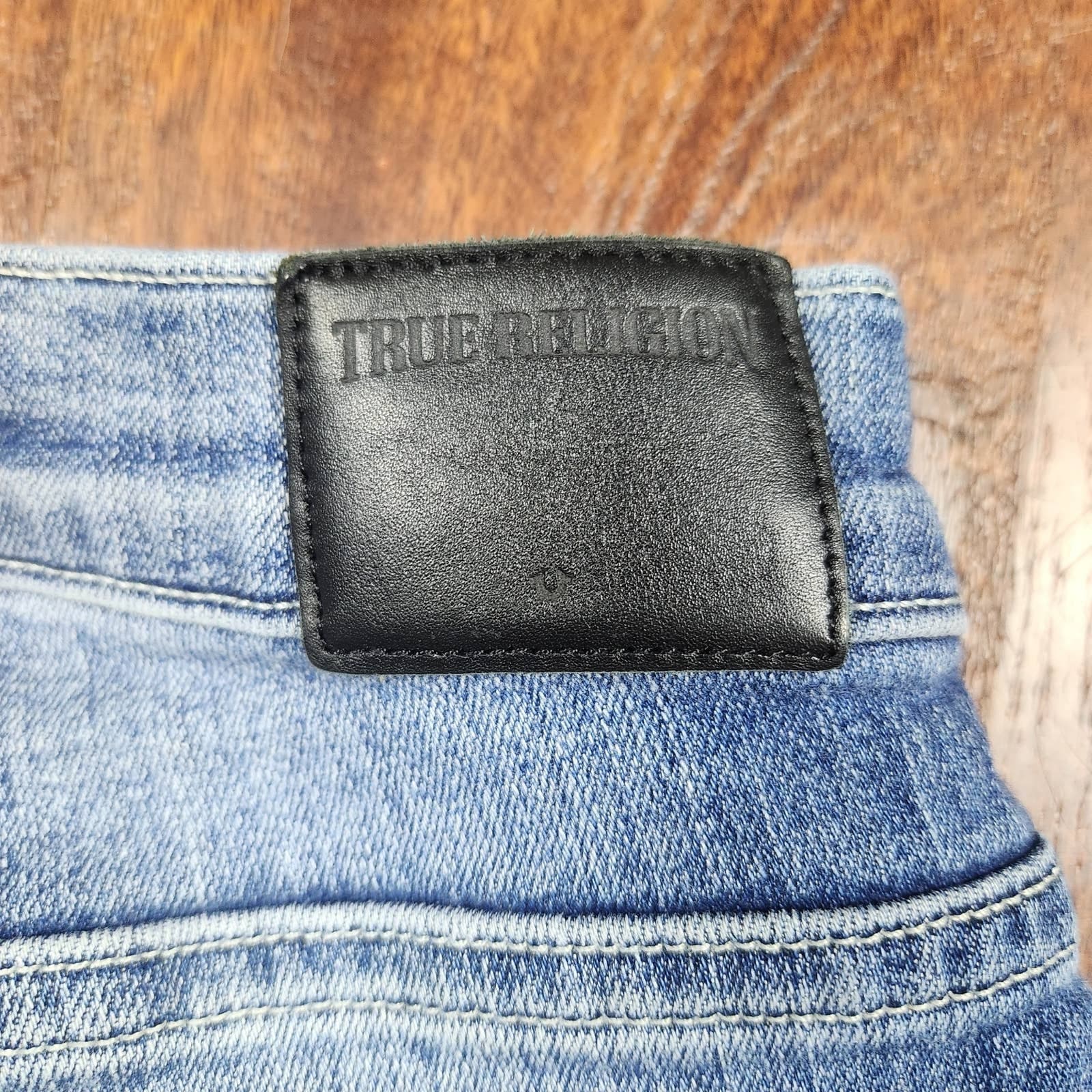 True religion Halle Mid-Rise Super Skinny Shark Bite Hem Distressed, Size 26 - Thumbnail 8