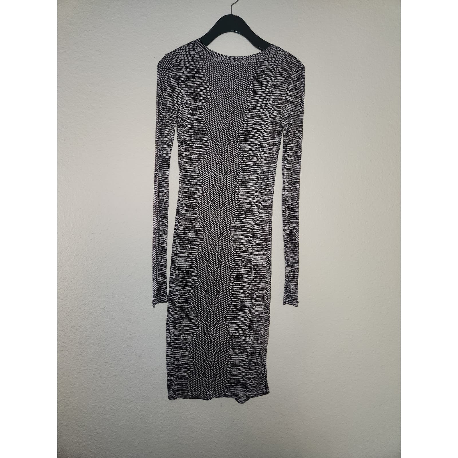 BCBGMAXAZRIA NWT Long Sleeve Knee Length Tori Dress in Light Pearl Combo, Small - Thumbnail 4