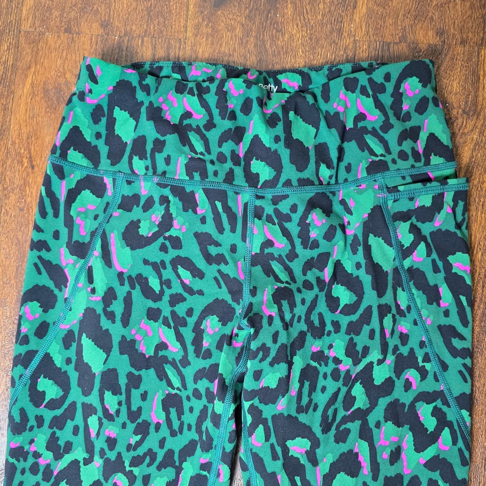 Sweaty Betty POWER Full Length Leggings in Green Leopard Print, Size 6 - Thumbnail 2