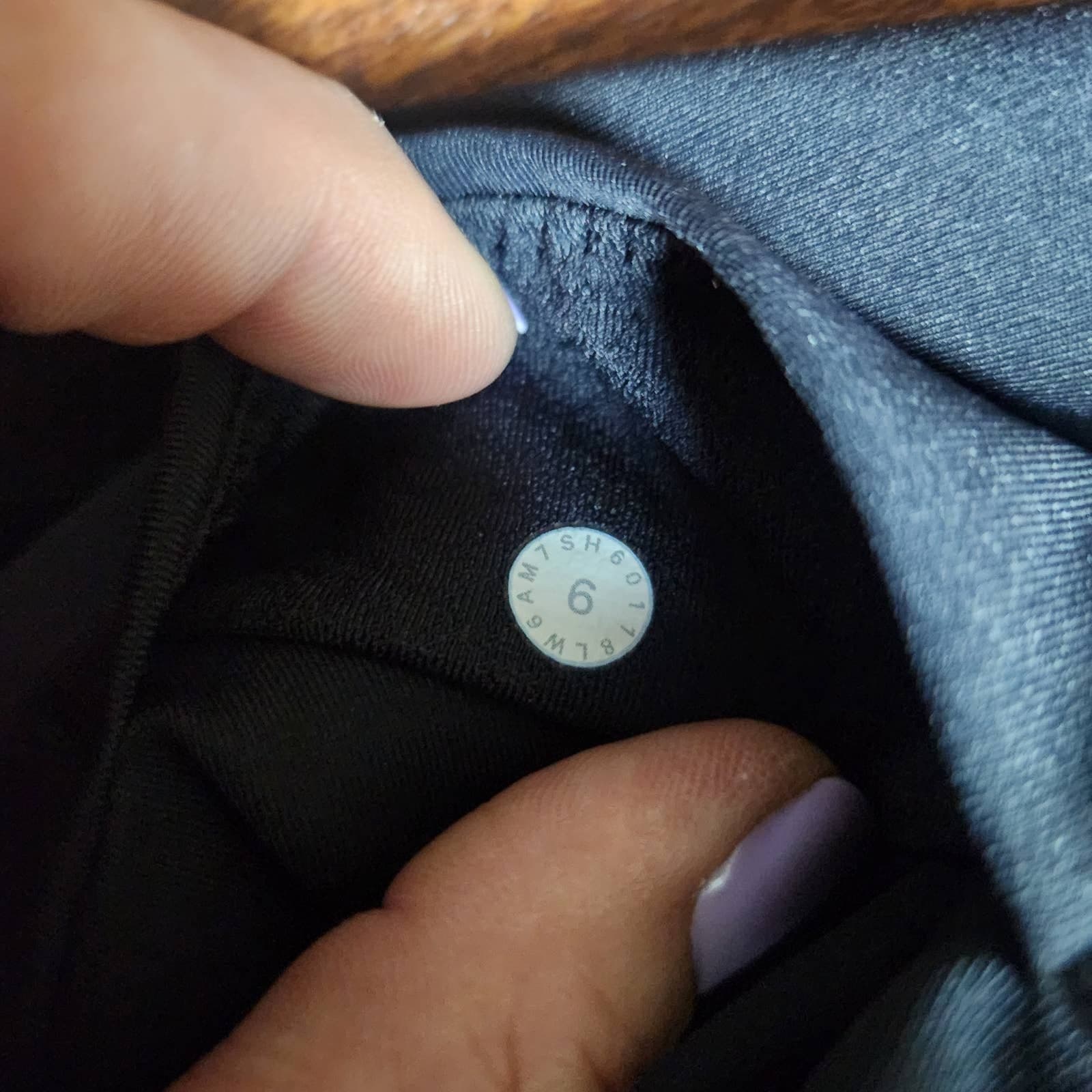 Lululemon Mix & Mesh Crop *21" in Black / Chirasu Black / Black W6AM7S, Size 6 - Thumbnail 6