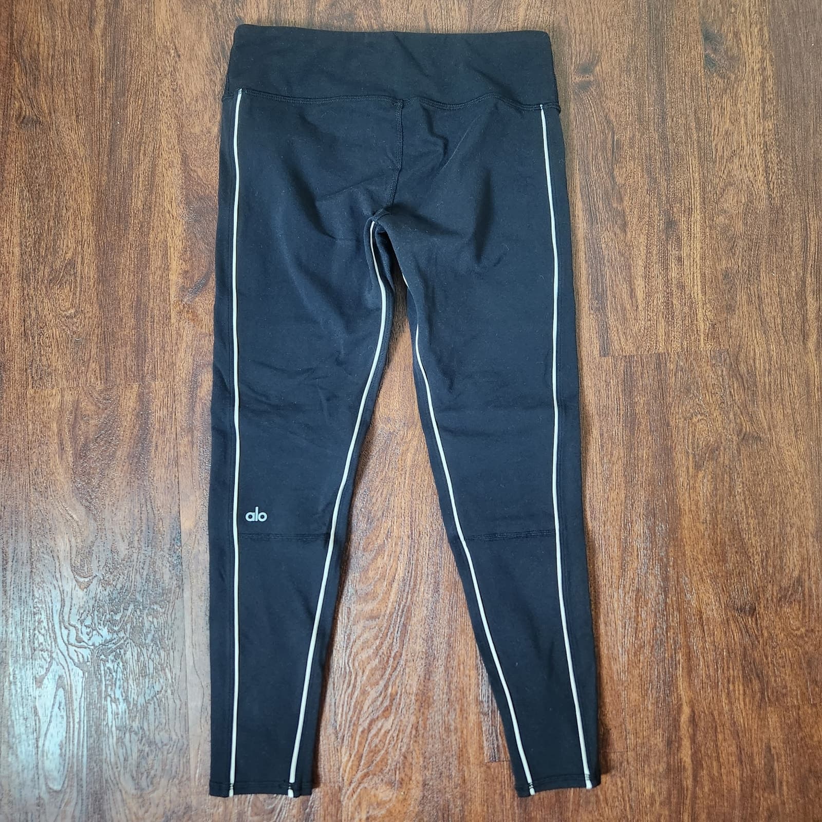 Alo Yoga 7/8 Guard High Rise Leggings Black with Contrast White Piping Medium - Thumbnail 4