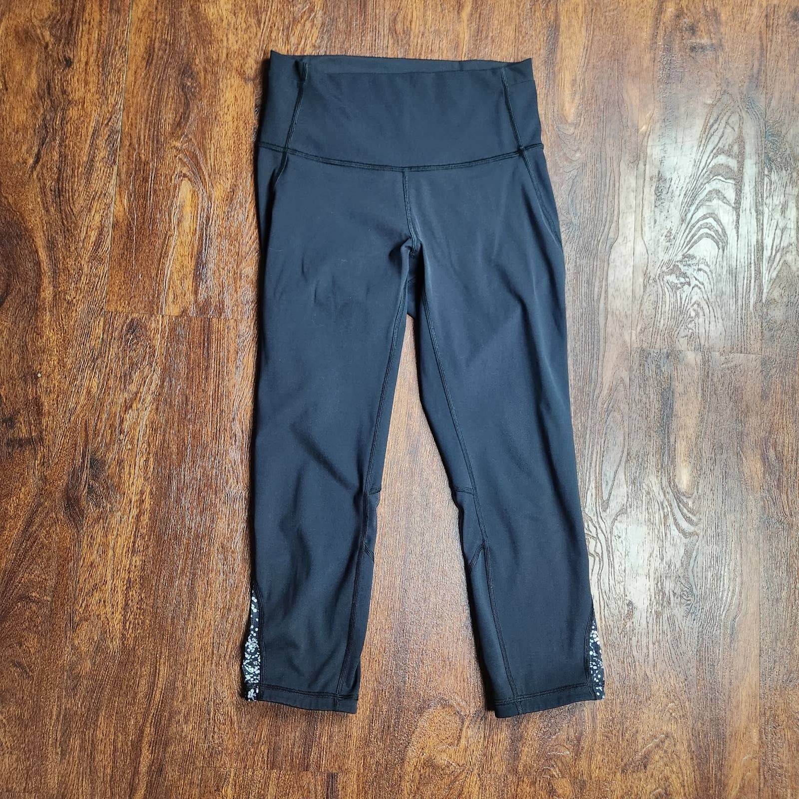 Lululemon Mix & Mesh Crop *21" in Black / Chirasu Black / Black W6AM7S, Size 6 - Thumbnail 2