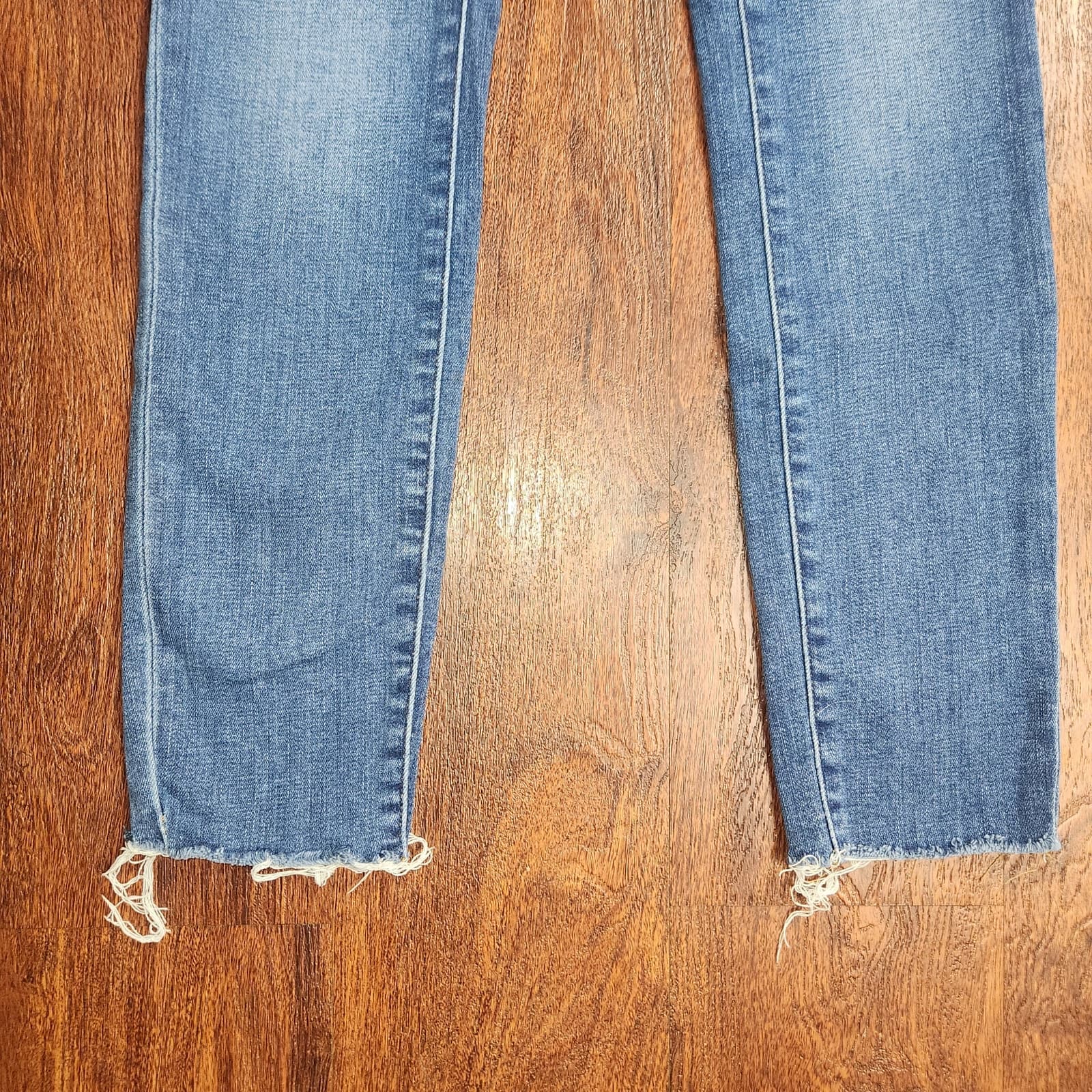 Madewell 9" Mid Rise Button Fly Raw Hem Skinny Jeans, Size 24w - Thumbnail 3