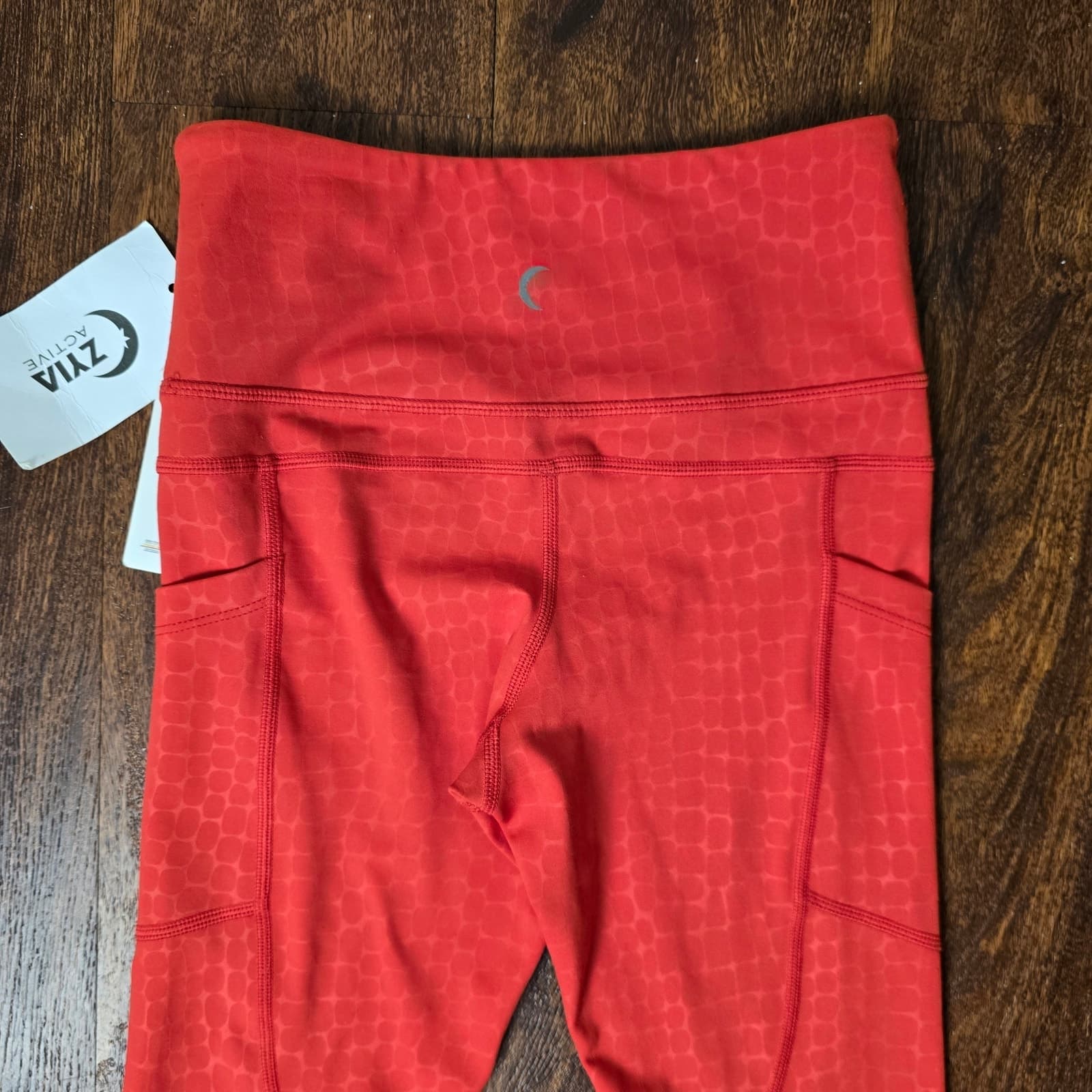 ZYIA Active Light N Tight Pocket Hi-Rise 28" - Red Scales - Size 2 - Thumbnail 7