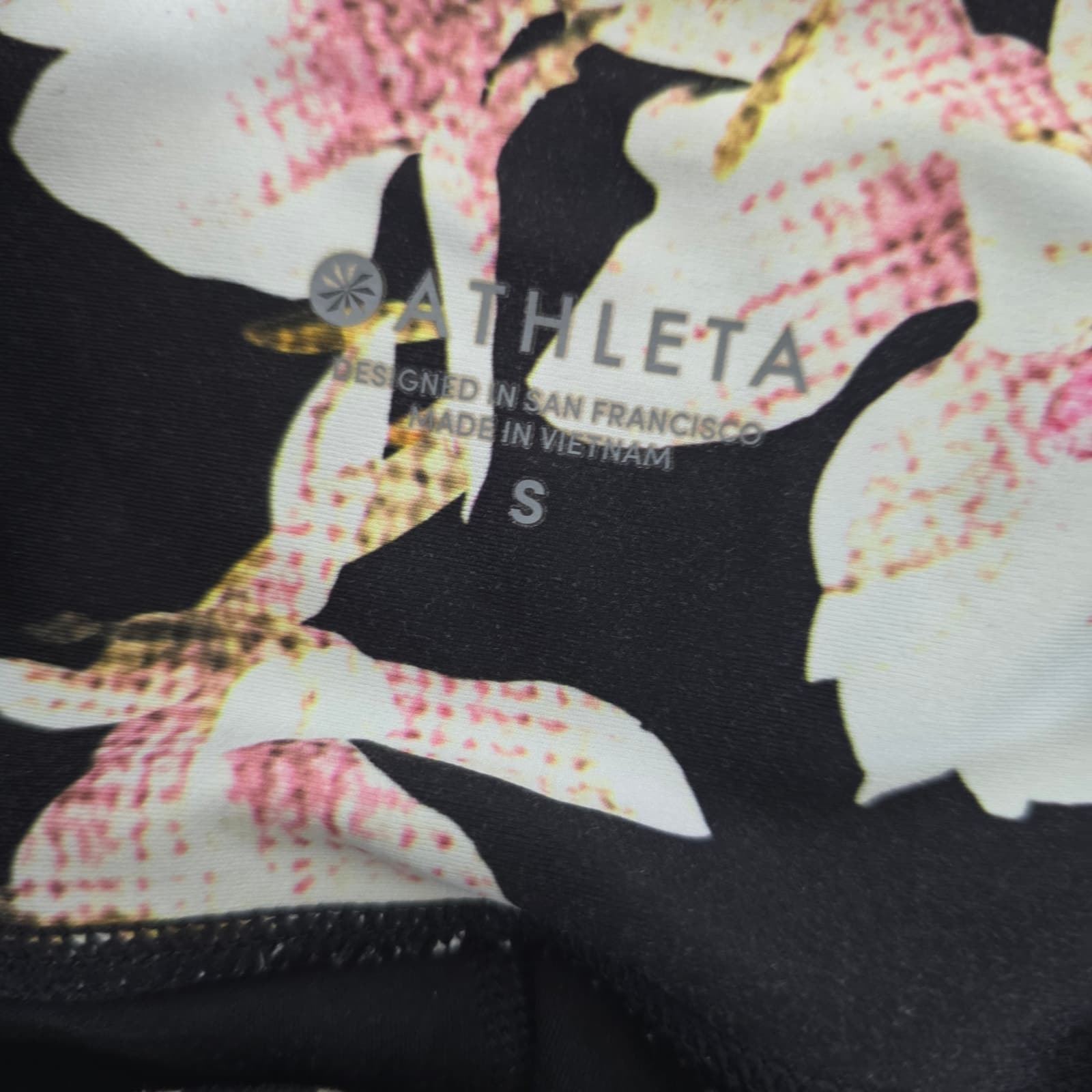 Athleta Stash Pocket Floral Salutation Tight, Small - Thumbnail 10