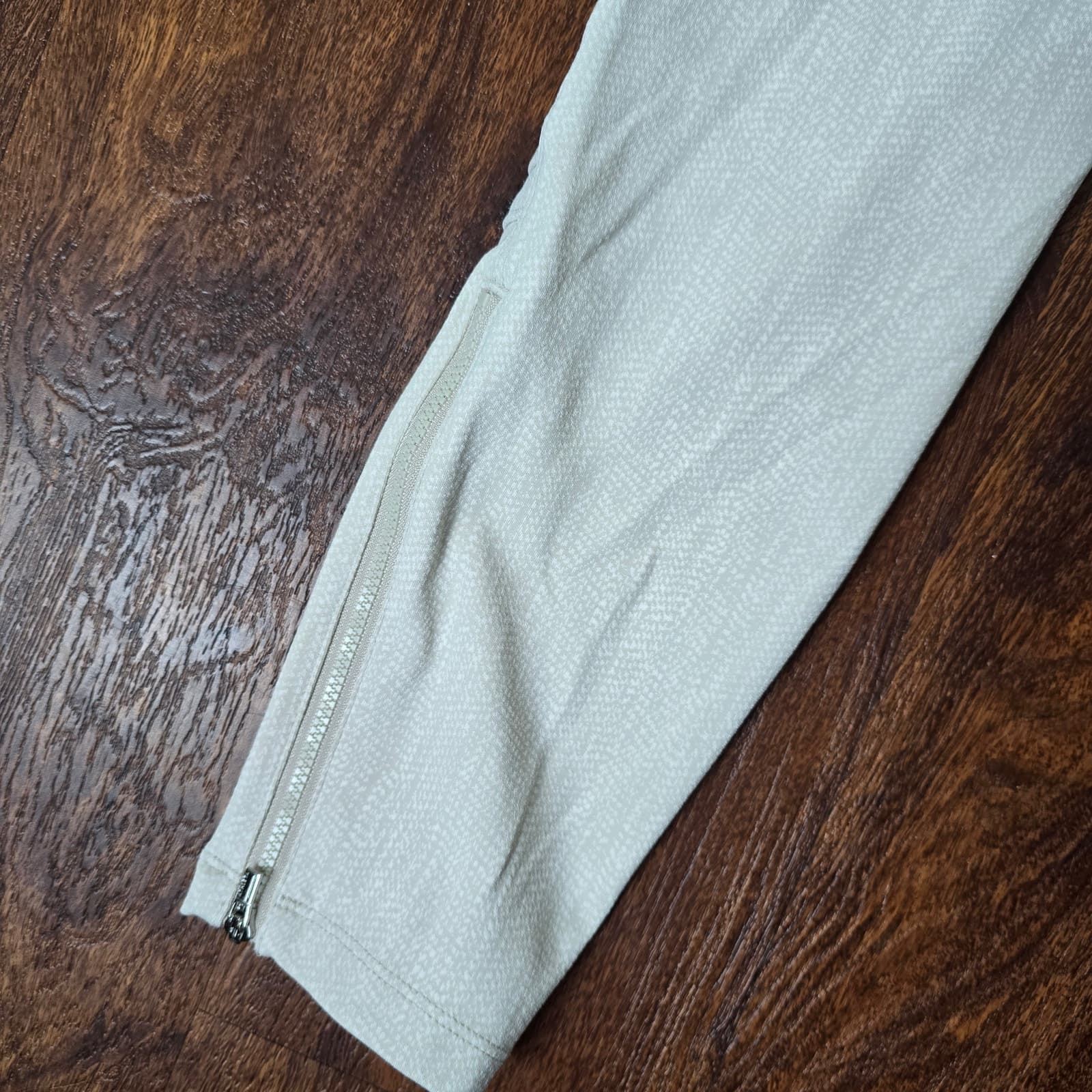 Athleta Delancey Textured Moto Tight - Braiden Cream - Medium - 882716 - Thumbnail 8