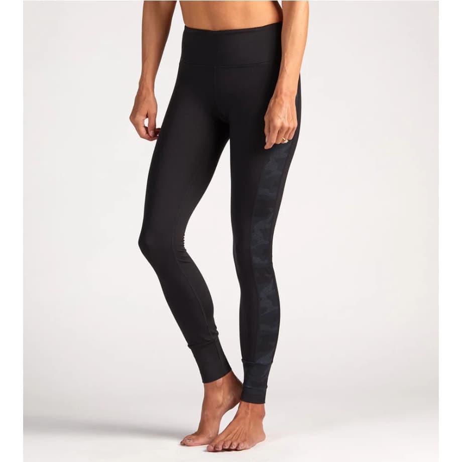 Vuori Asymmetric Block Leggings - Black Camo - XS - Image 1