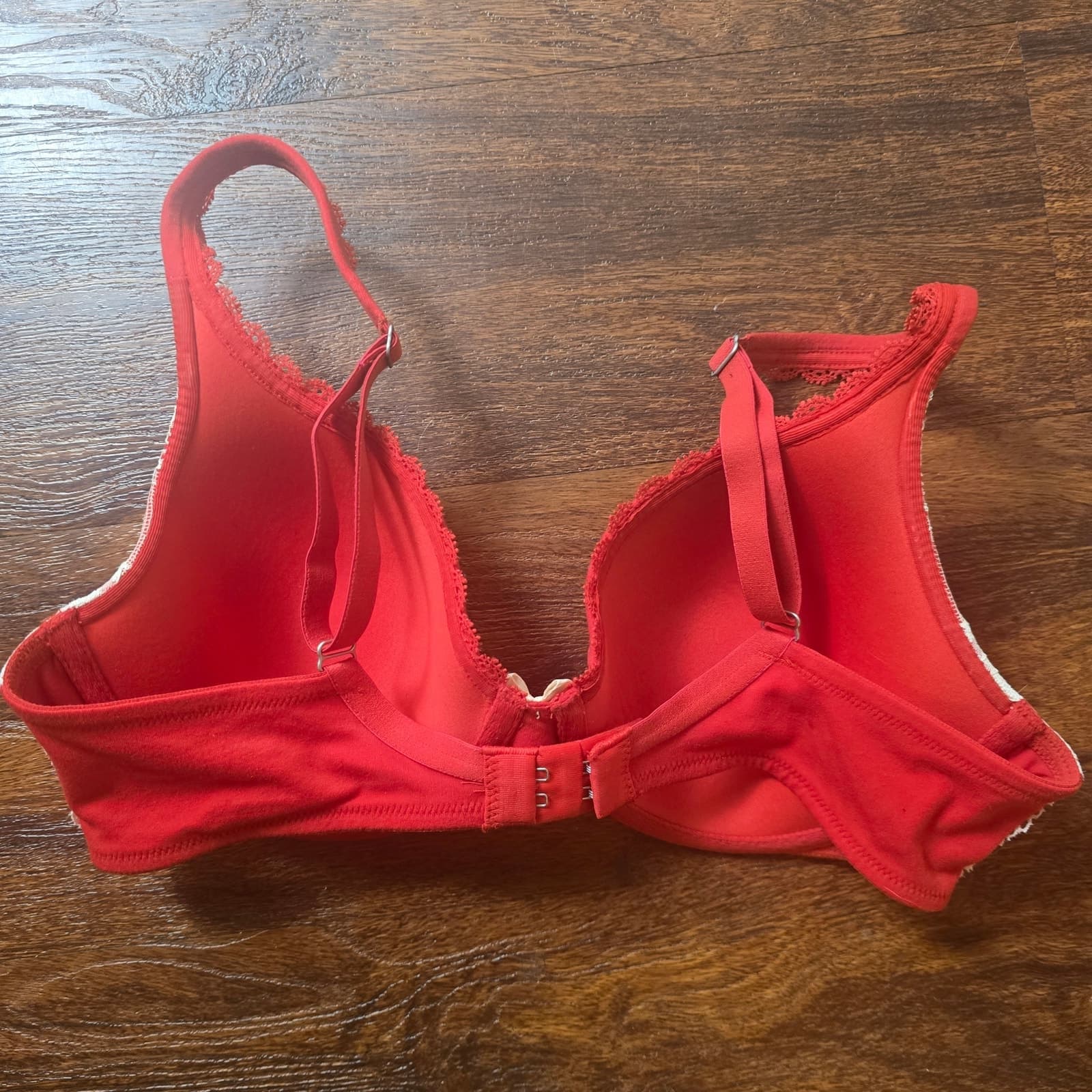 Body by Victoria Lined Perfect Coverage Bra - Red with white Lace - 34C - Thumbnail 3