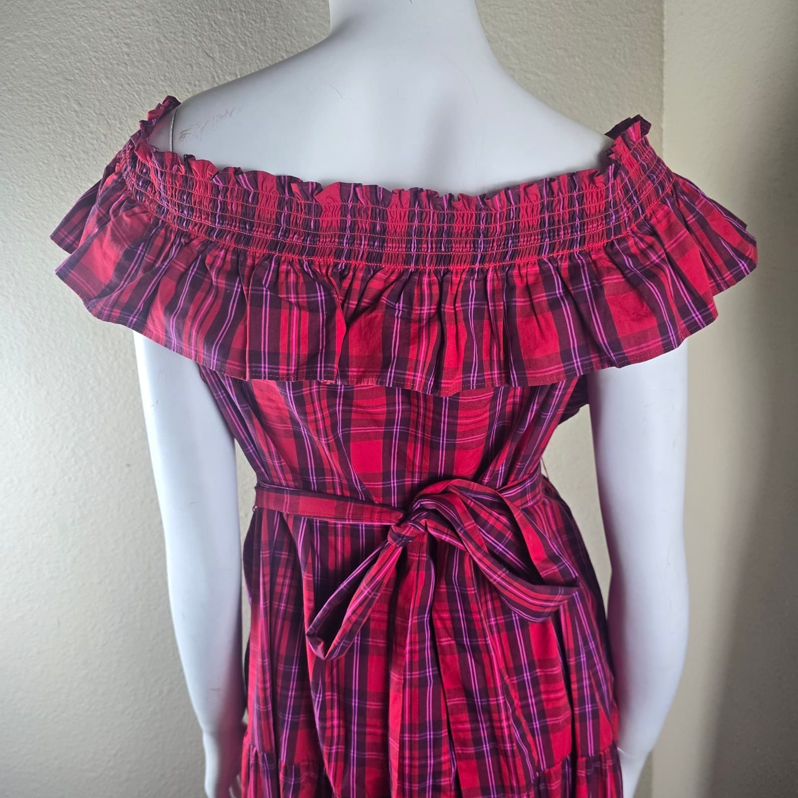 Draper James Kimberly Off-Shoulder Tie-Waist Smocked Neck Dress in Angie Plaid - Thumbnail 6