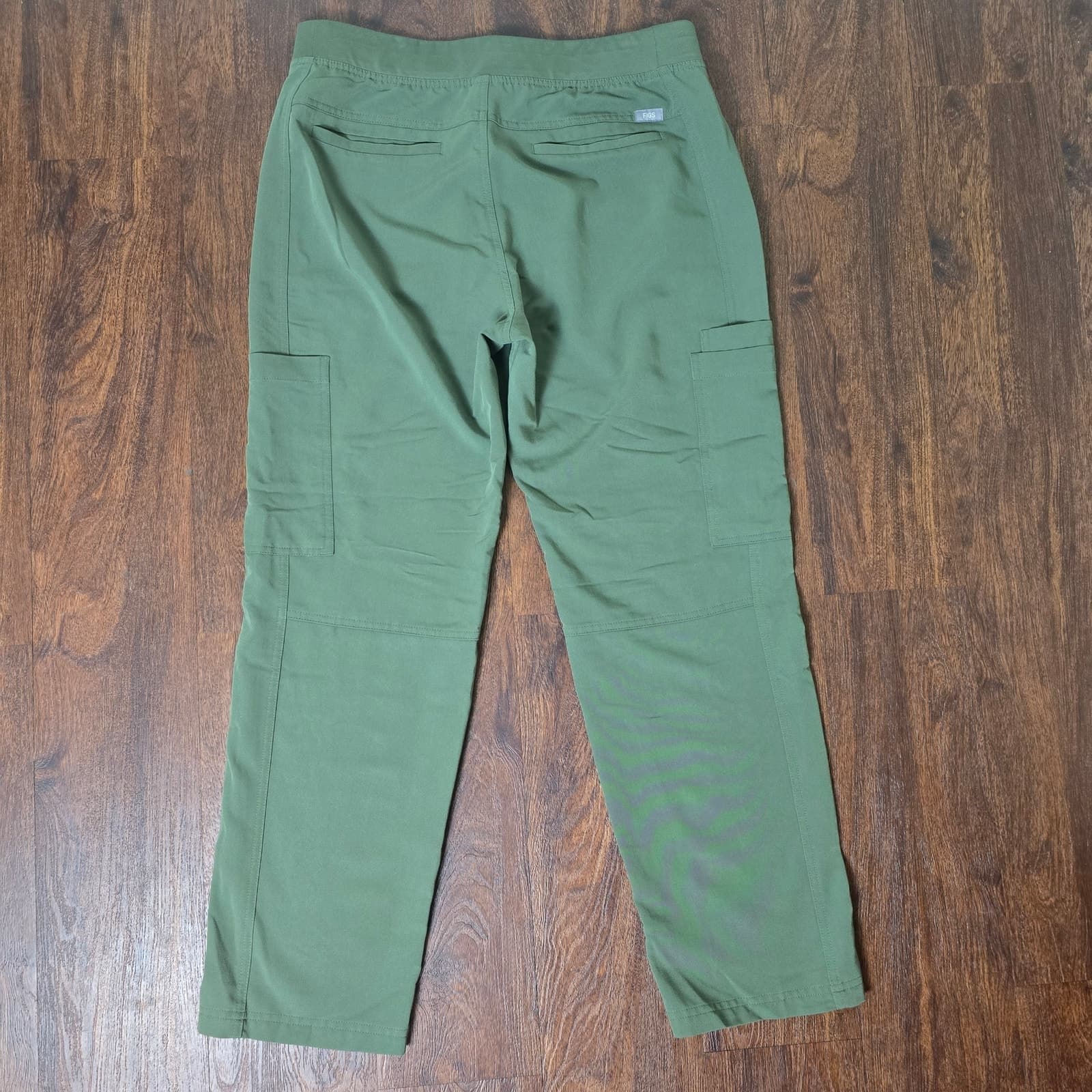 FIGS Men's Axim Cargo Scrub Pants in Moss Green, L/S Large Short - Thumbnail 3