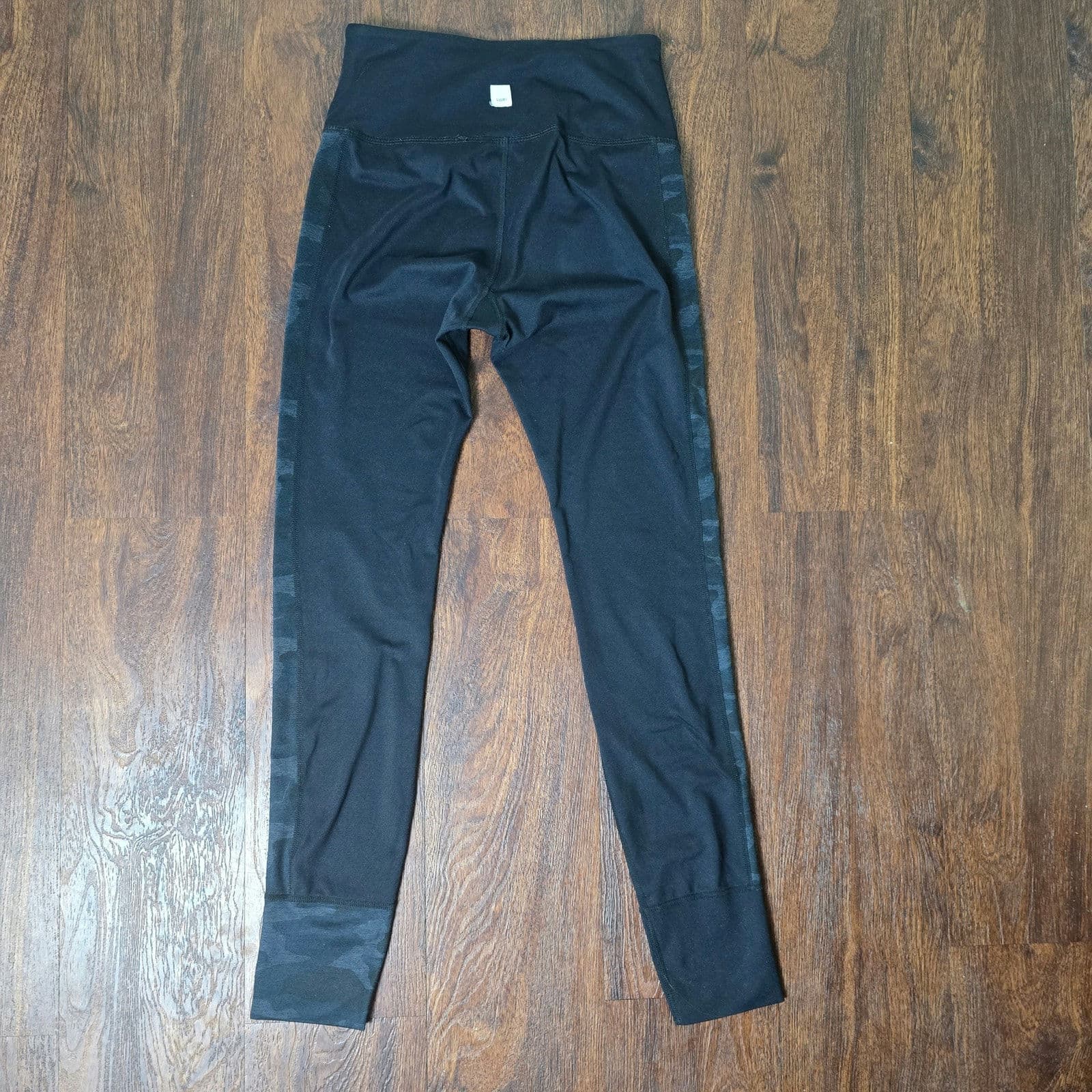 Vuori Asymmetric Block Leggings - Black Camo - XS - Thumbnail 6