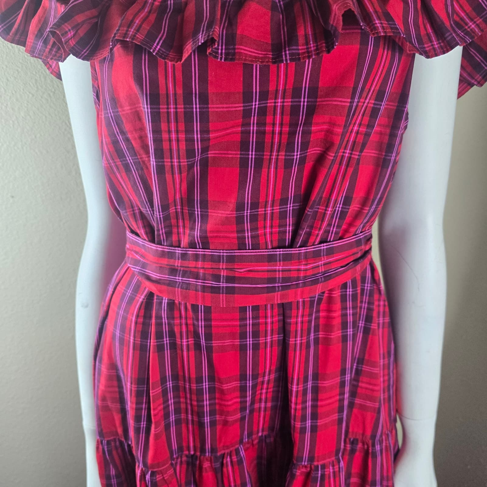 Draper James Kimberly Off-Shoulder Tie-Waist Smocked Neck Dress in Angie Plaid - Thumbnail 5