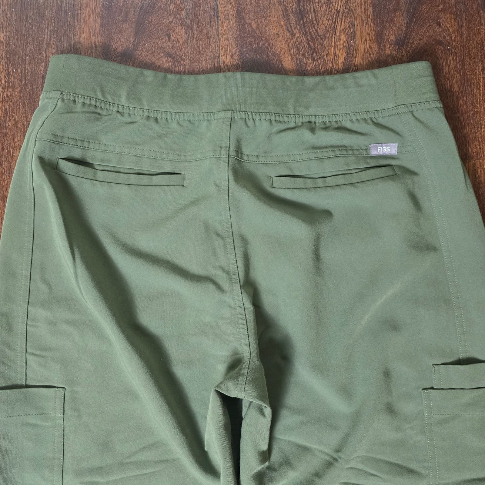 FIGS Men's Axim Cargo Scrub Pants in Moss Green, L/S Large Short - Thumbnail 4