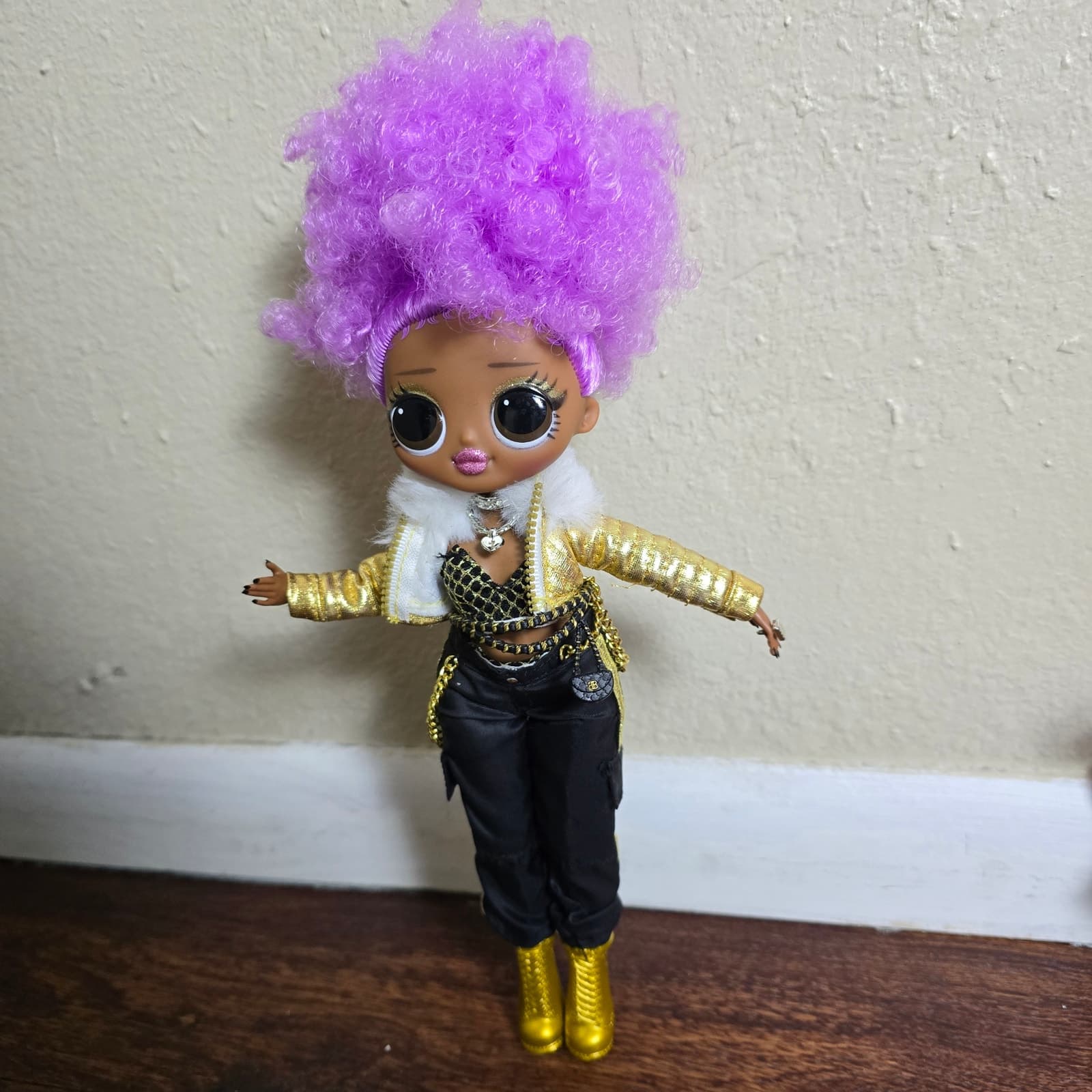 MGA LOL Surprise OMG Present & OMG 24K DJ Dolls - Thumbnail 3