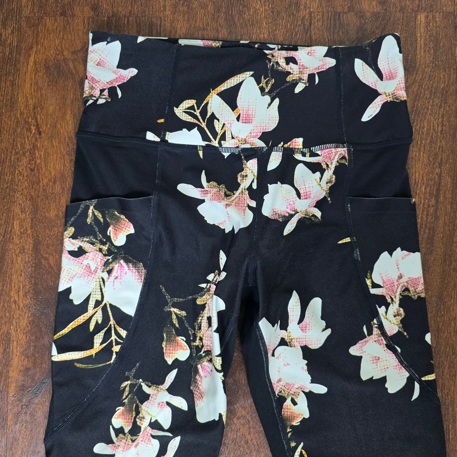 Athleta Stash Pocket Floral Salutation Tight, Small - Thumbnail 6