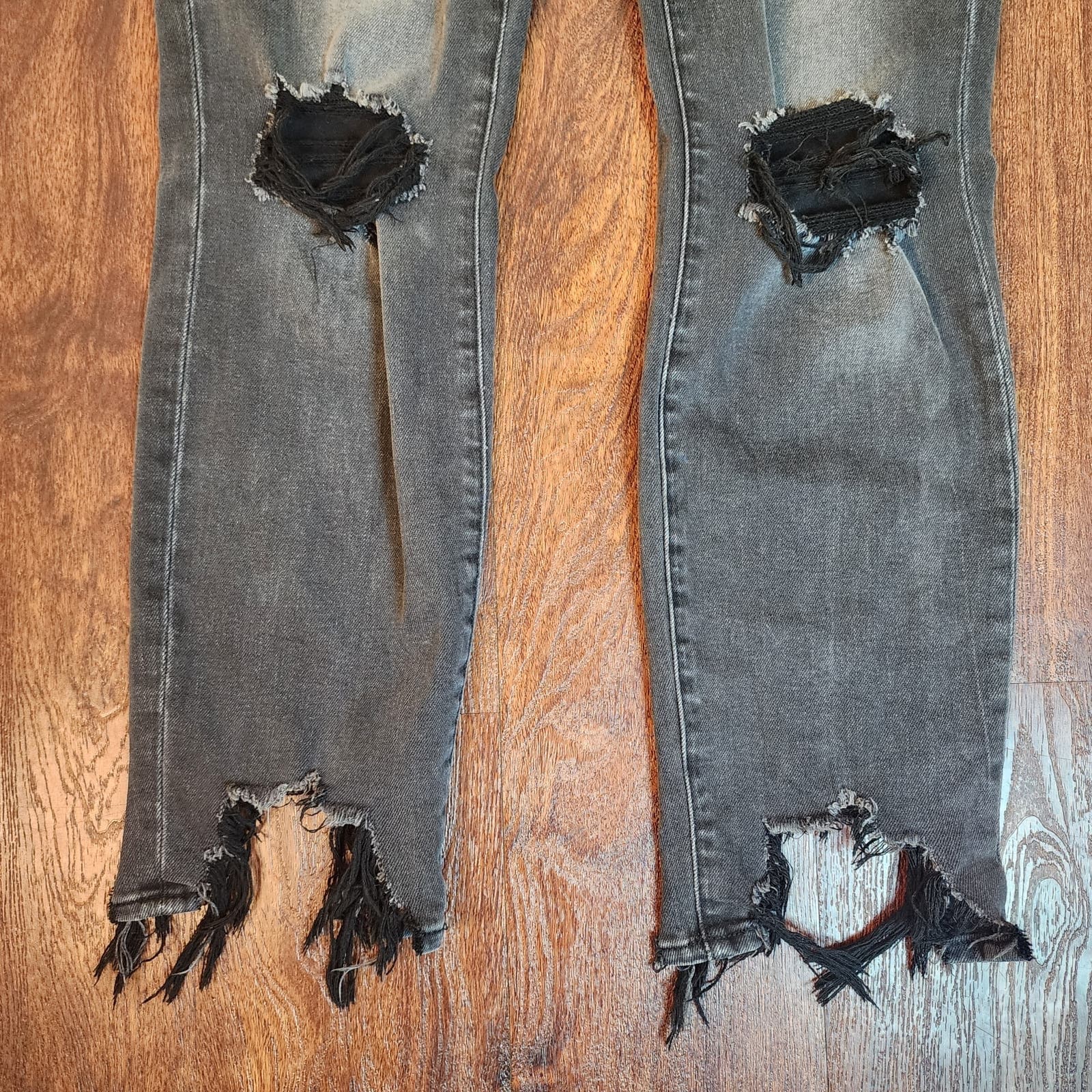 L'AGENCE Highline High Rise Distressed Jeans in Vintage Grey Destruct, Size 29 - Thumbnail 8
