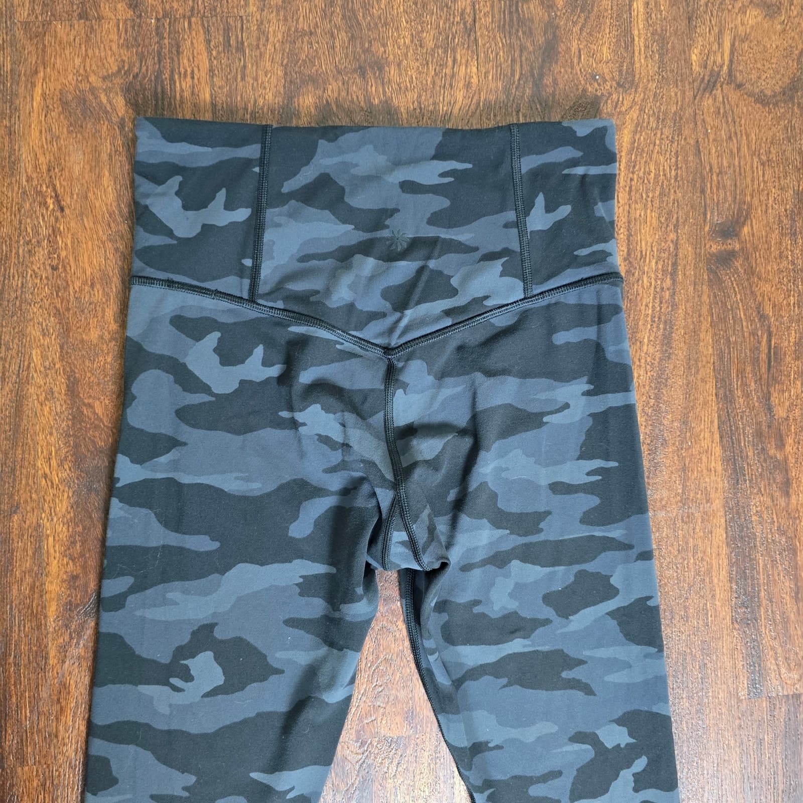 Athleta Elation Camo 7/8 Tight, Small - Thumbnail 7