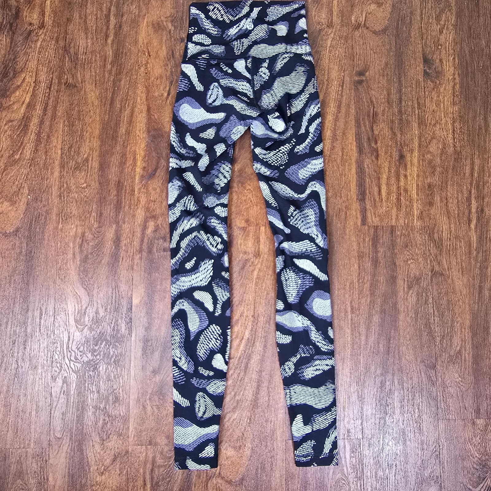 Lululemon Wunder Under Pant (Hi-Rise) Warp Ice Grey Black - Size 222 - Thumbnail 6