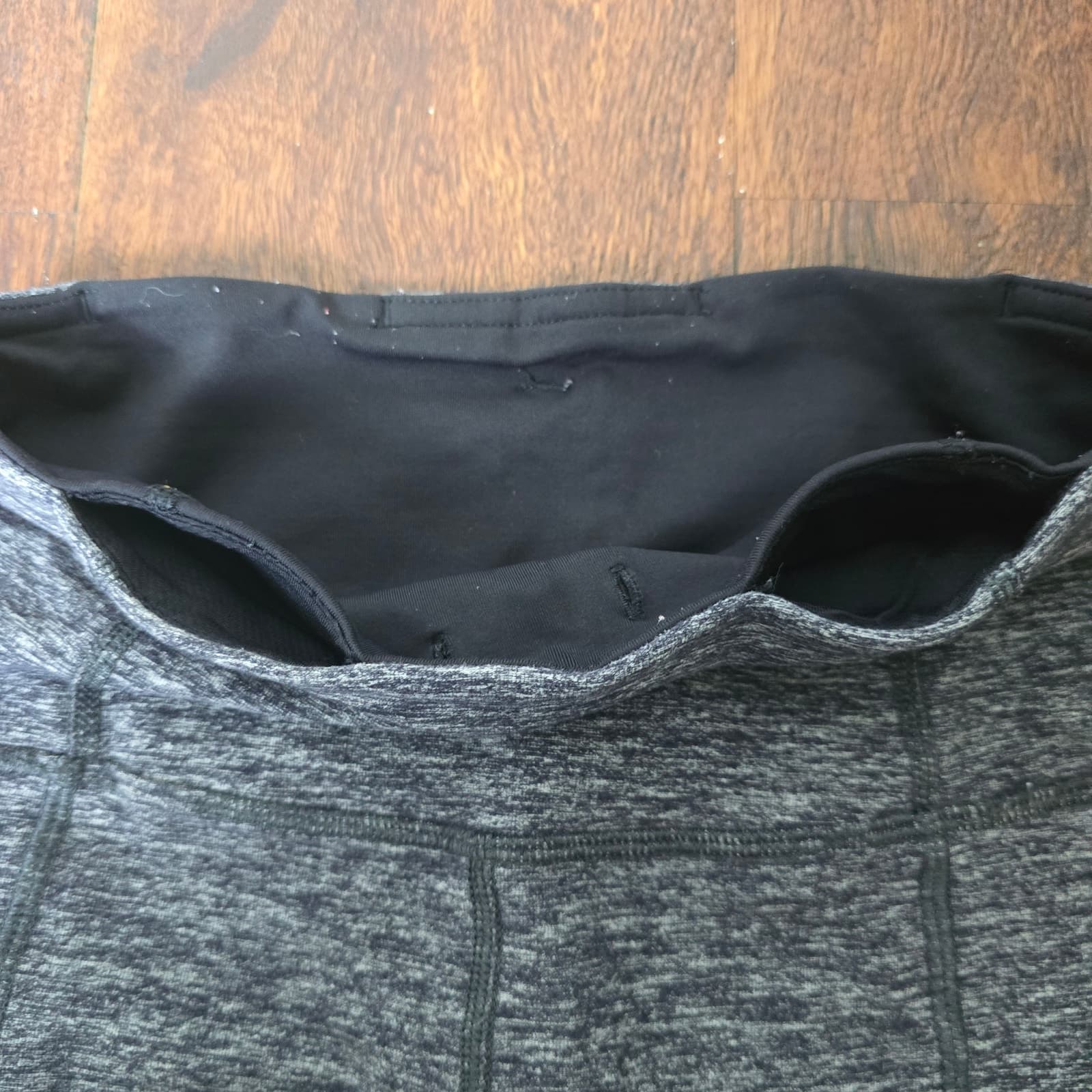 Lululemon Run: Turn Around Tight Heathered Black Size 2QI SS - Thumbnail 3