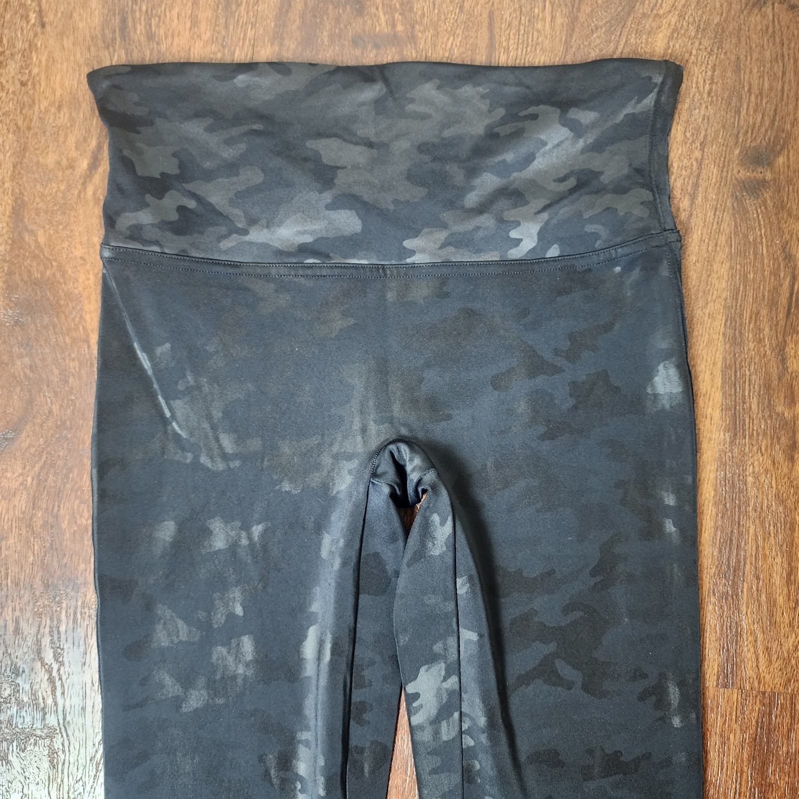 SPANX Faux Leather Black Camo Print High Rise Compression Leggings, Small - Thumbnail 5