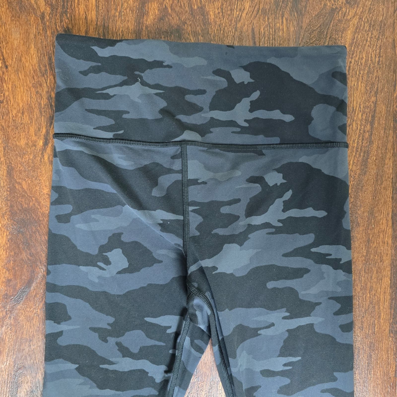 Athleta Elation Camo 7/8 Tight, Small - Thumbnail 5