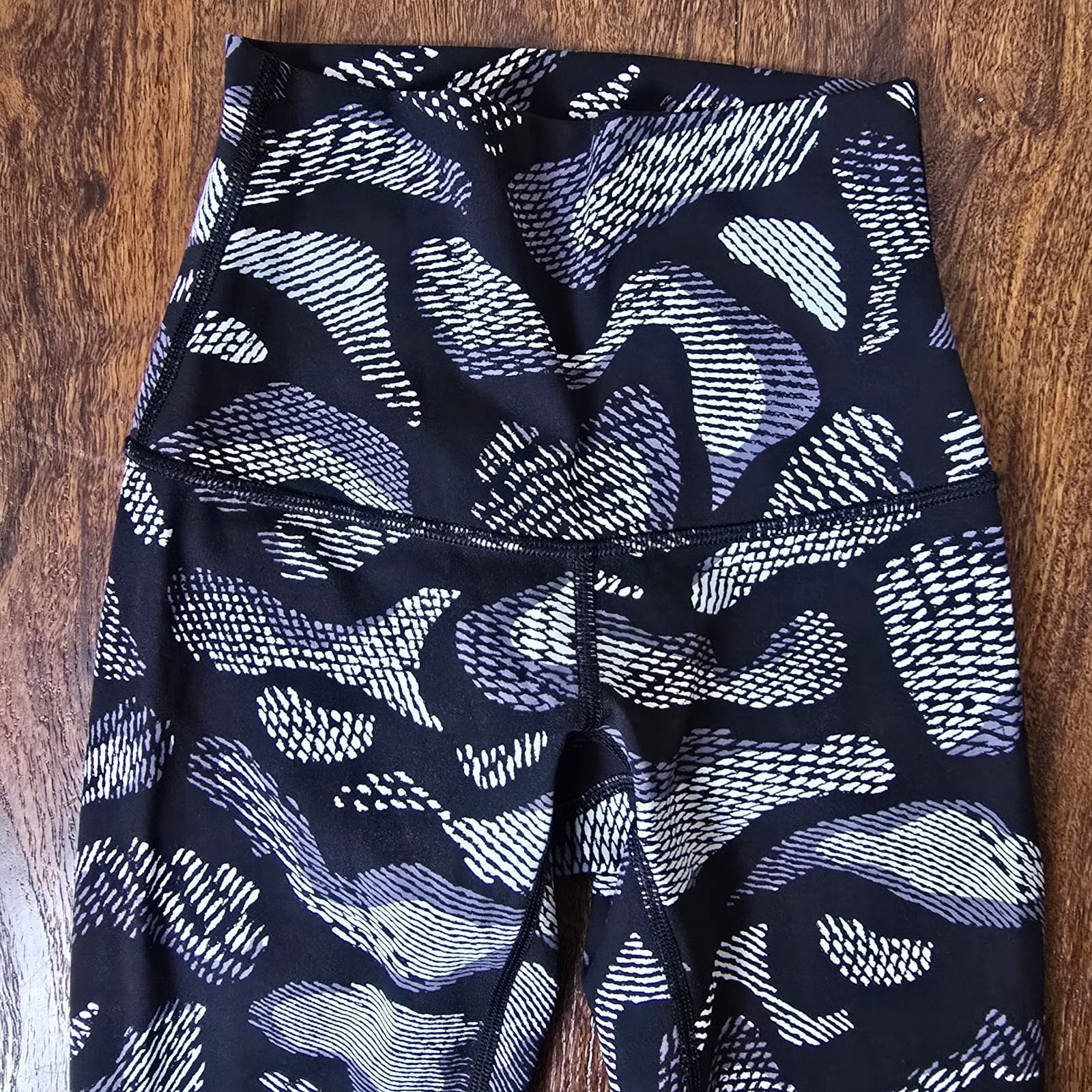 Lululemon Wunder Under Pant (Hi-Rise) Warp Ice Grey Black - Size 222 - Thumbnail 5