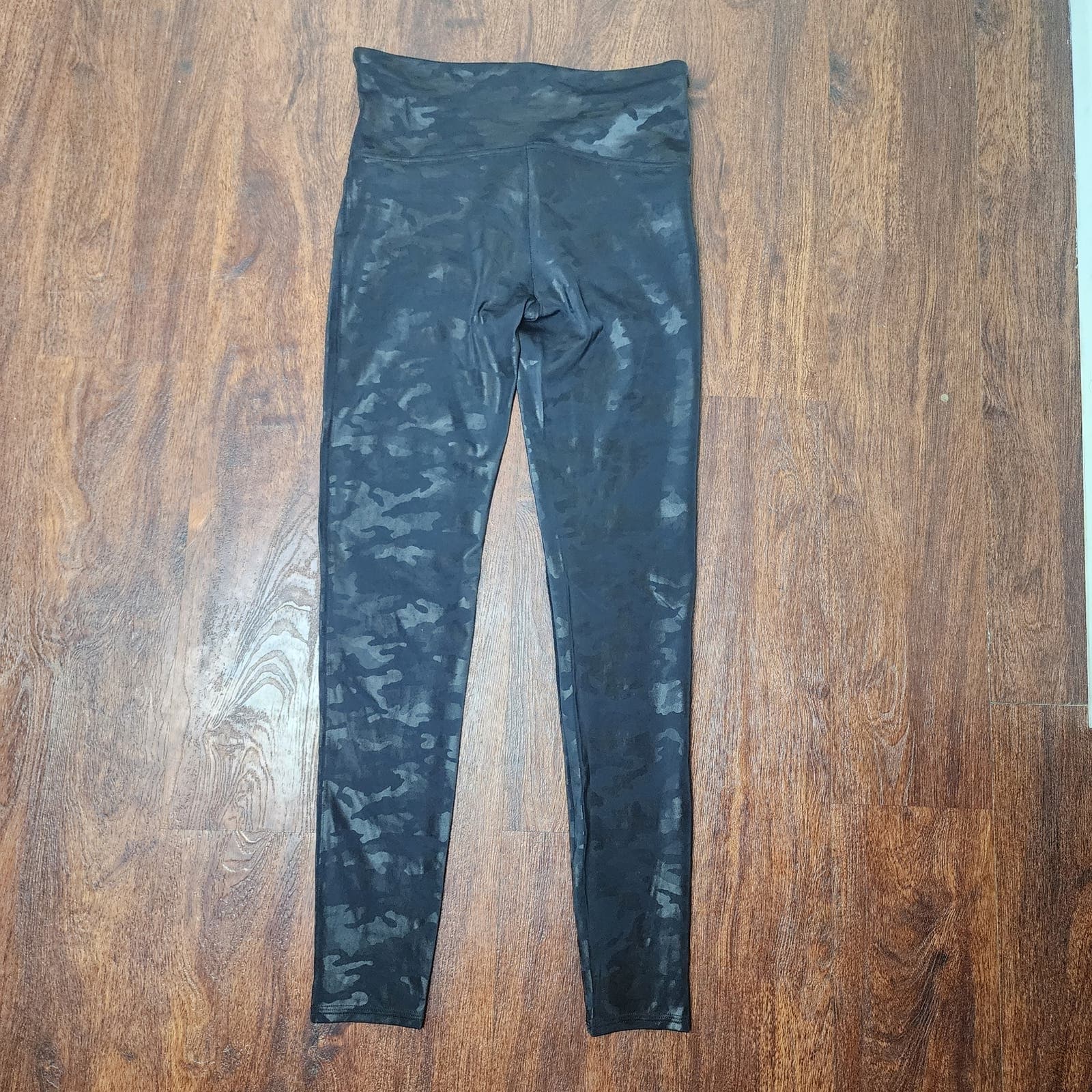 SPANX Faux Leather Black Camo Print High Rise Compression Leggings, Small - Thumbnail 6