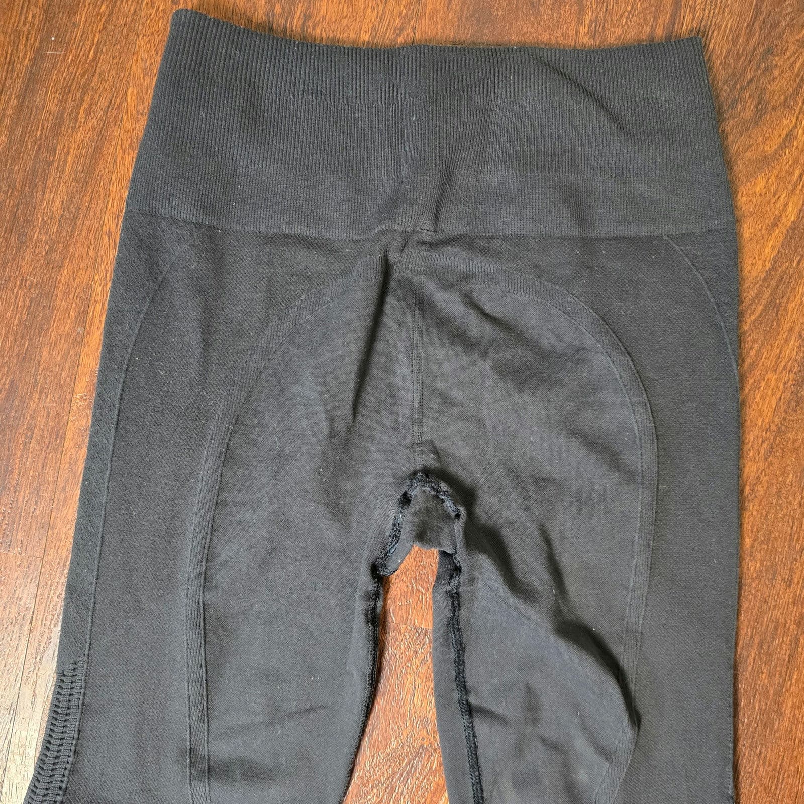 Lululemon Zone In Crop - Black - Size 6 - Thumbnail 8