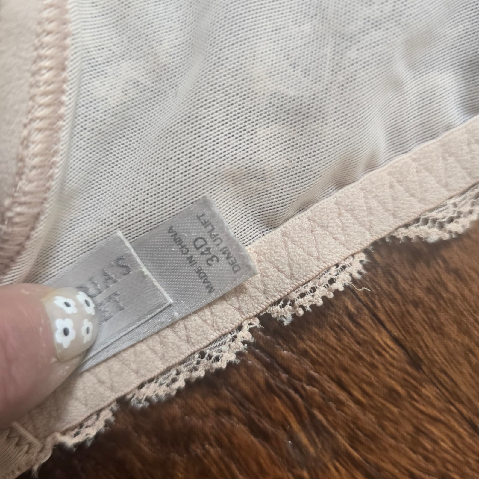 Victoria's Secret BioFit Demi Uplift Cream Lace 34D - Thumbnail 9