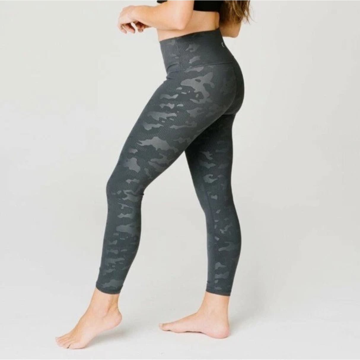 Zyia Active Luxe Hi Rise Leggings 7/8 Battlefield Camo - Size 4 - Image 1