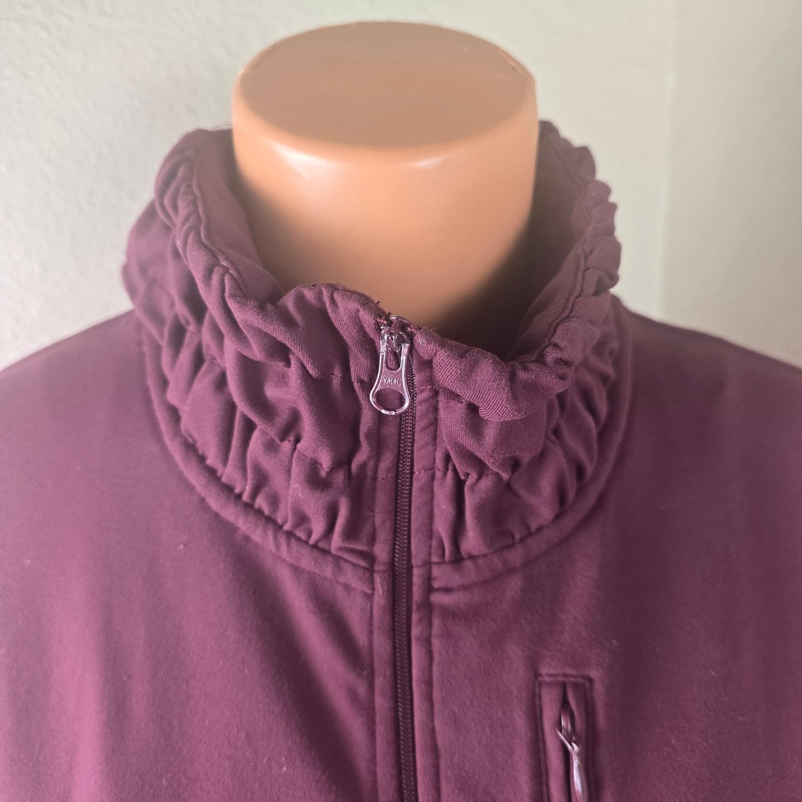 Prana Port Nichele Breathe Ruched Mock Neck Jacket in Port Burgundy - Large - Thumbnail 4