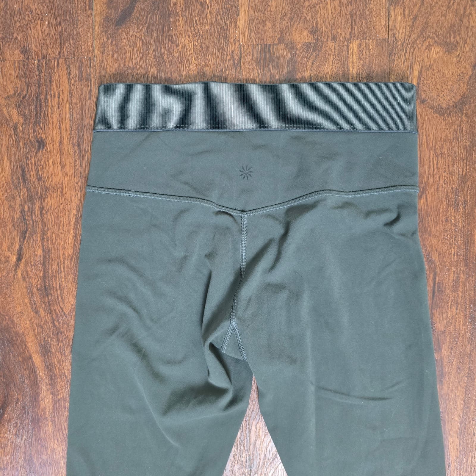 Athelta Aura Split Pant in Powervita - Gray - Small - Style # 487627 - Thumbnail 8