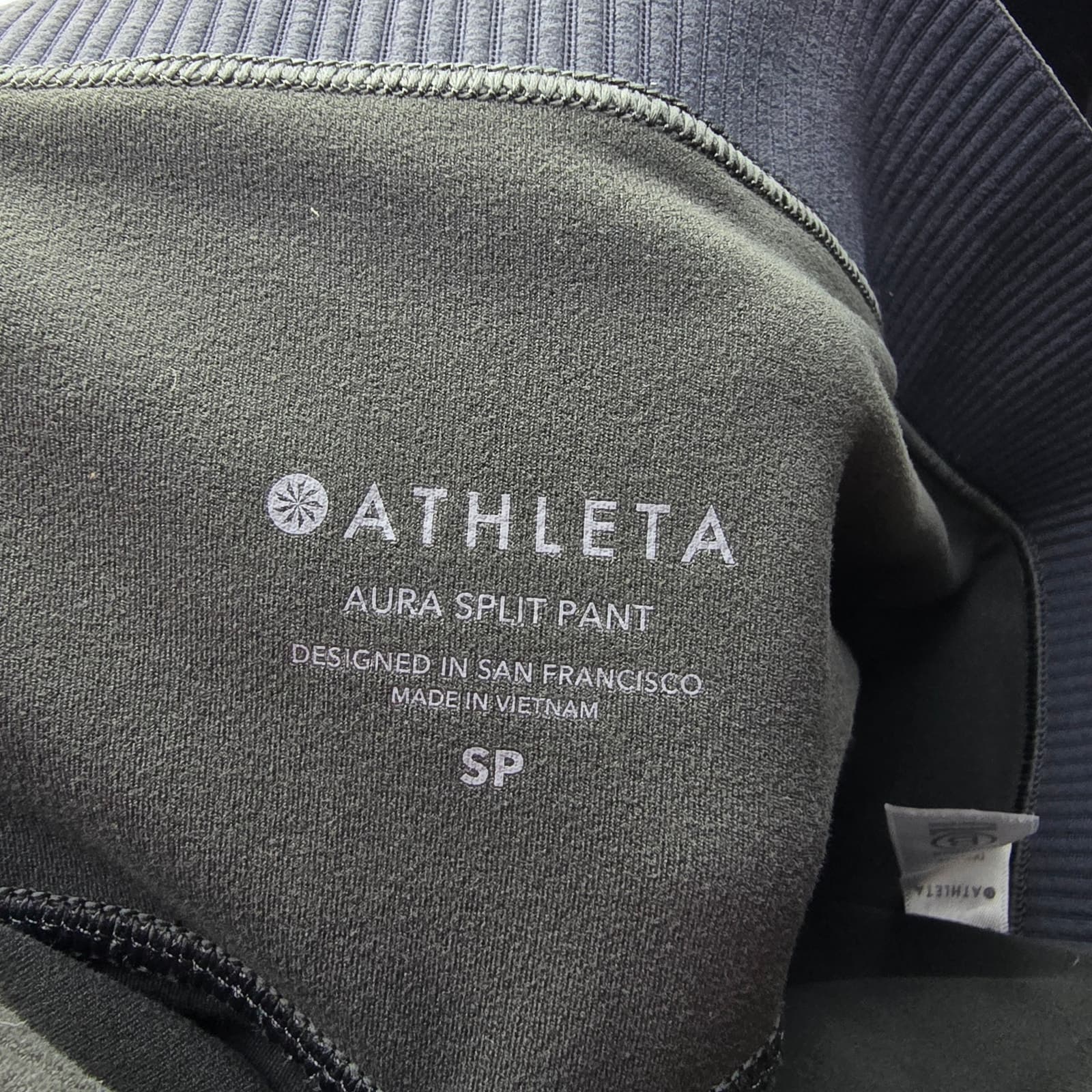 Athelta Aura Split Pant in Powervita - Gray - Small - Style # 487627 - Thumbnail 9