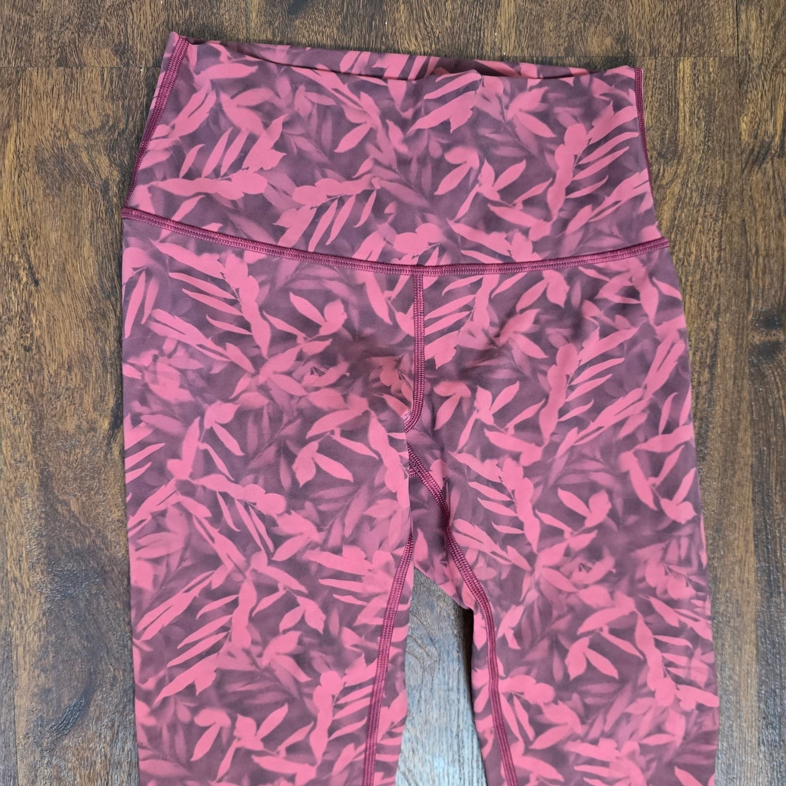 Lululemon Wunder Under High-Rise Tight 25" Luxtreme Spray Leaf Fireside Red - 6 - Thumbnail 4
