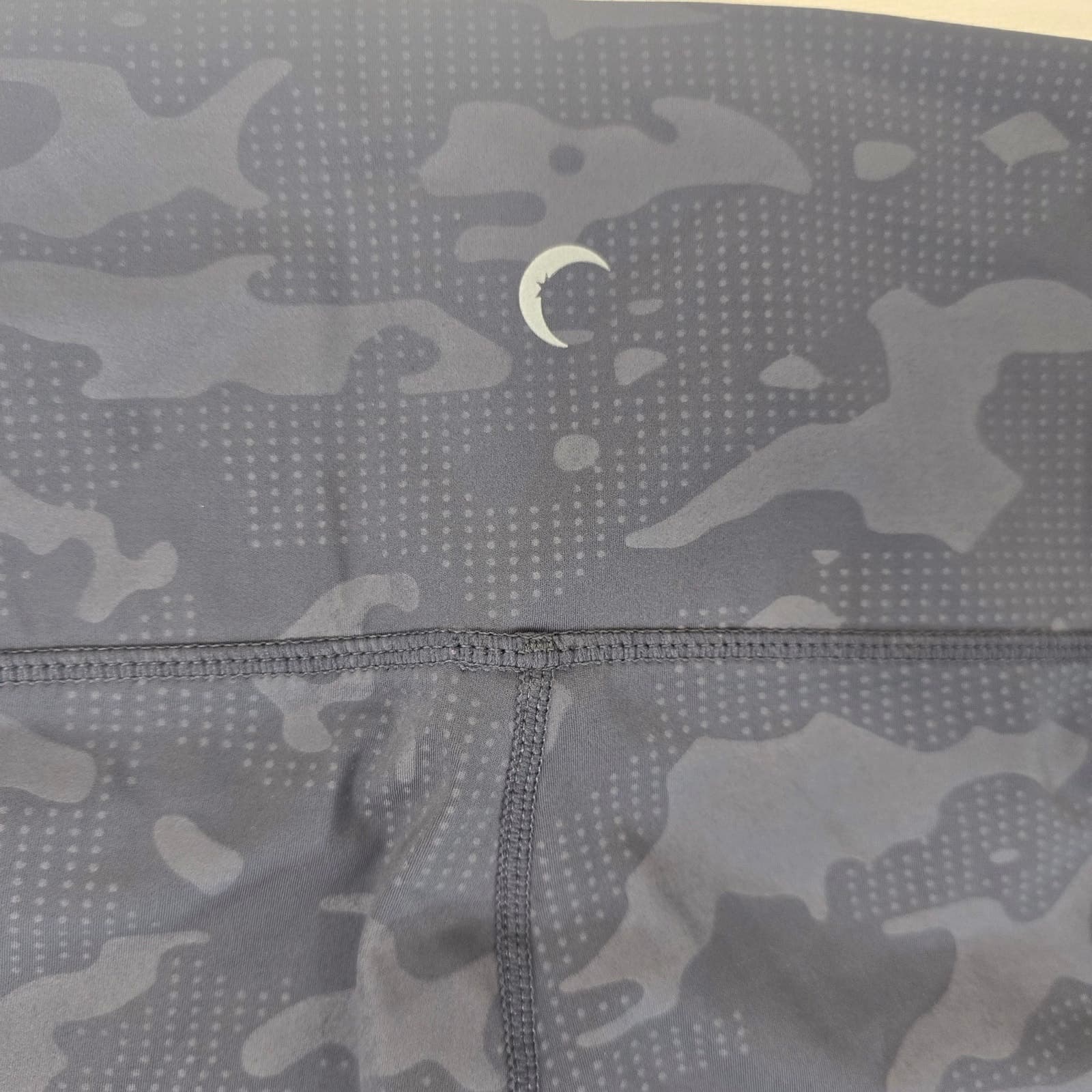 Zyia Active Luxe Hi Rise Leggings 7/8 Battlefield Camo - Size 4 - Thumbnail 9