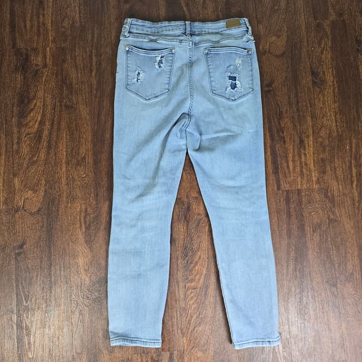 Judy Blue Relaxed Fit Distressed High-Rise Jeans - Style # JB88303 LT - Size 31 - Thumbnail 7