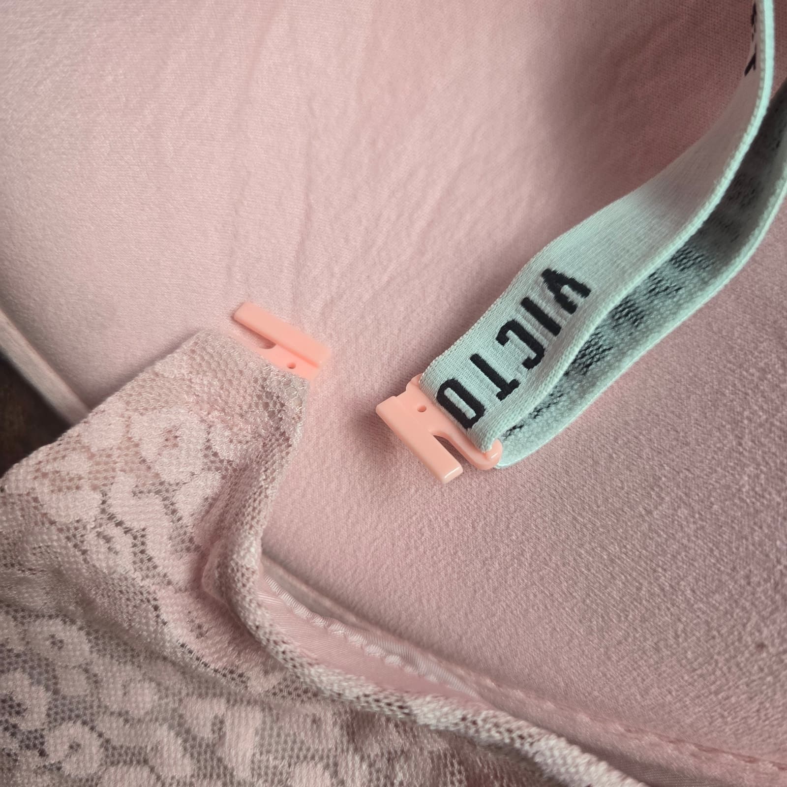 Victoria's Secret T-Shirt Lightly Lined Demi Pink Leopard Lace Logo Straps 38DDD - Thumbnail 6