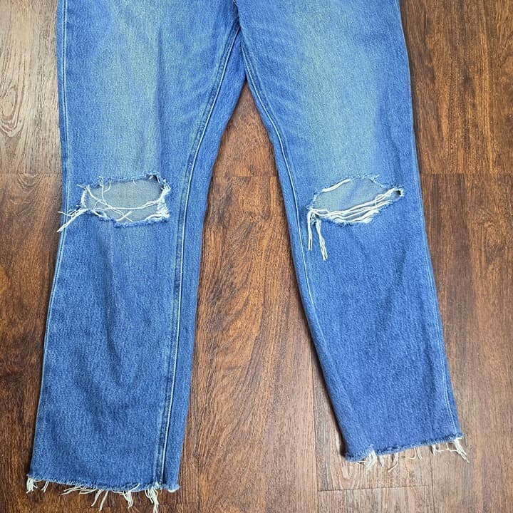 PAIGE Women's Noella High Rise Straight Leg in Sledge Destructed - Size 28 - Thumbnail 6