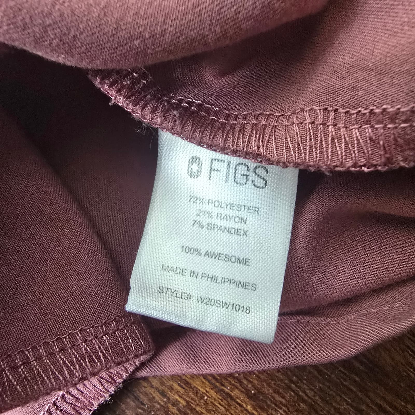 FIGS Scrubs Limited Edition Arura Crew Scrub Top in Mauve - Small - Thumbnail 8