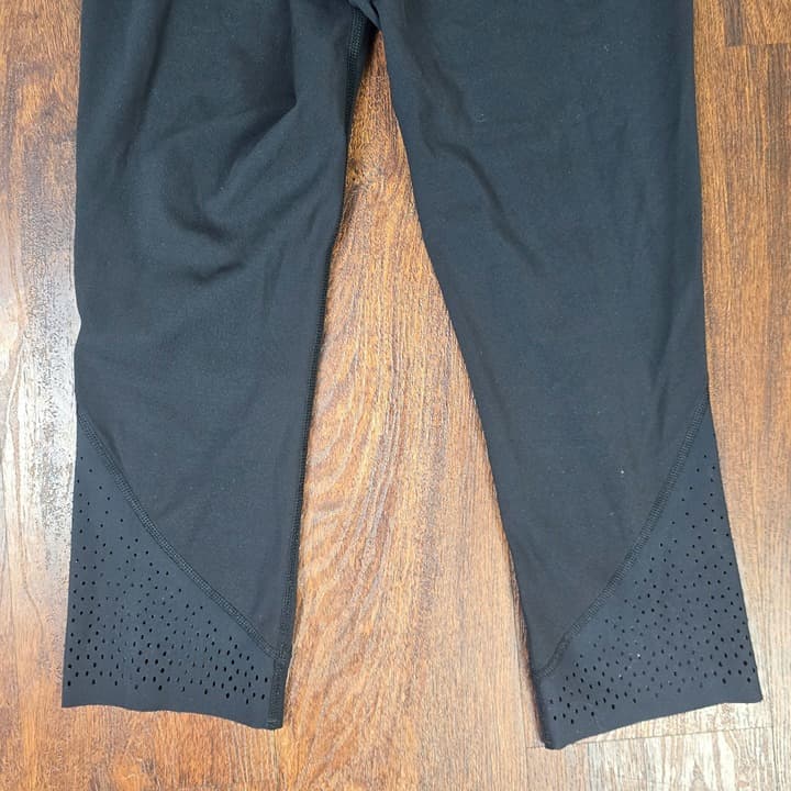 Lululemon Wunder Under Crop (Hi-Rise) - Black - Size 6 - W6ABAS - Thumbnail 9