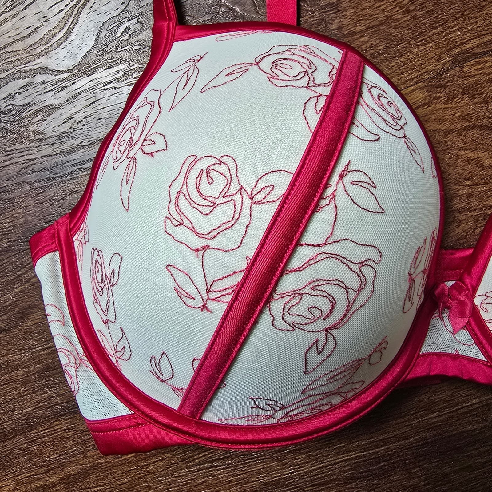 Plunge Push-Up Embroidered Lace Straight Back Bra - 42DDD - :Lipstick Red - Thumbnail 6