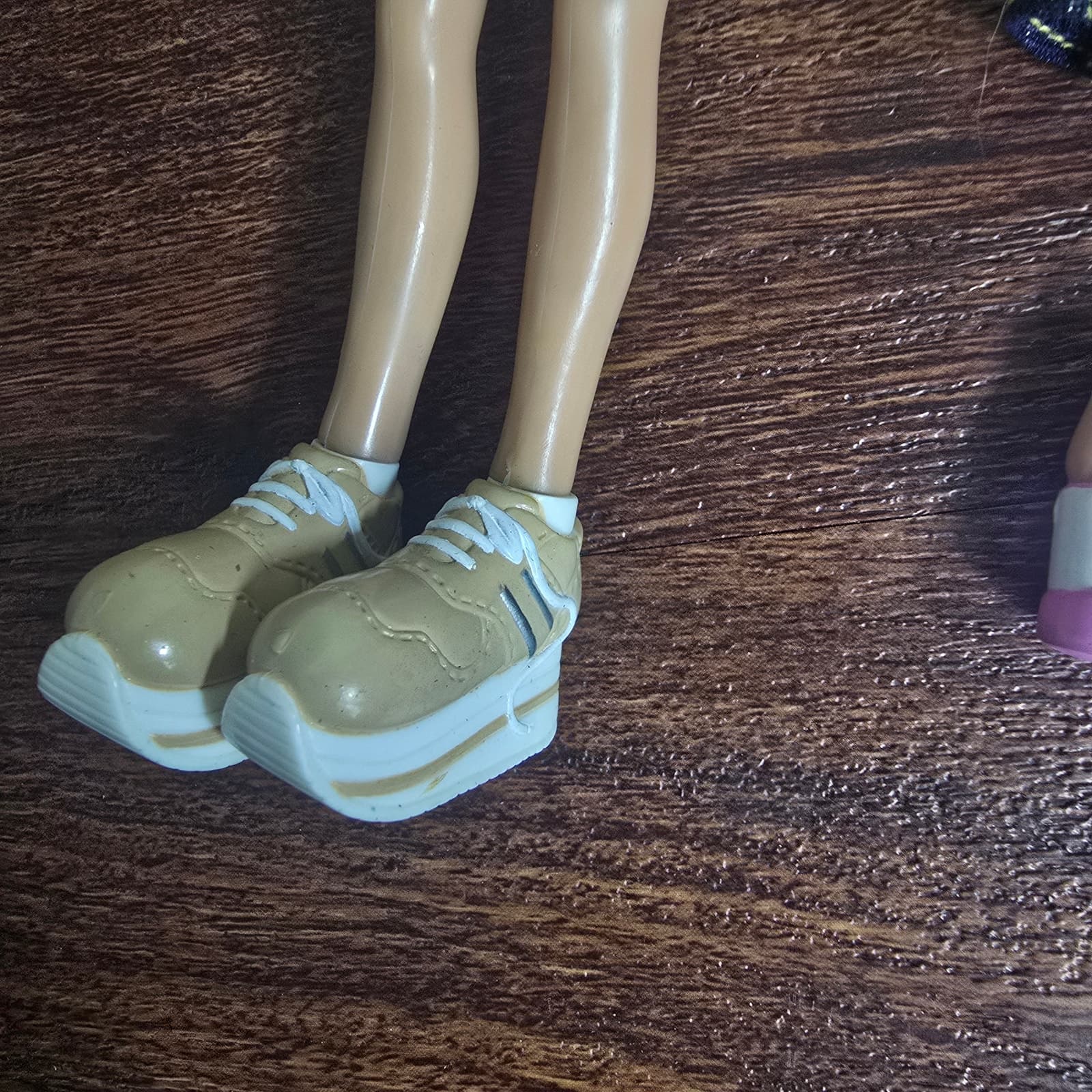 Vintage 2002 Bratz Yasmin Beach Party Doll + Near Complete Set - Thumbnail 7