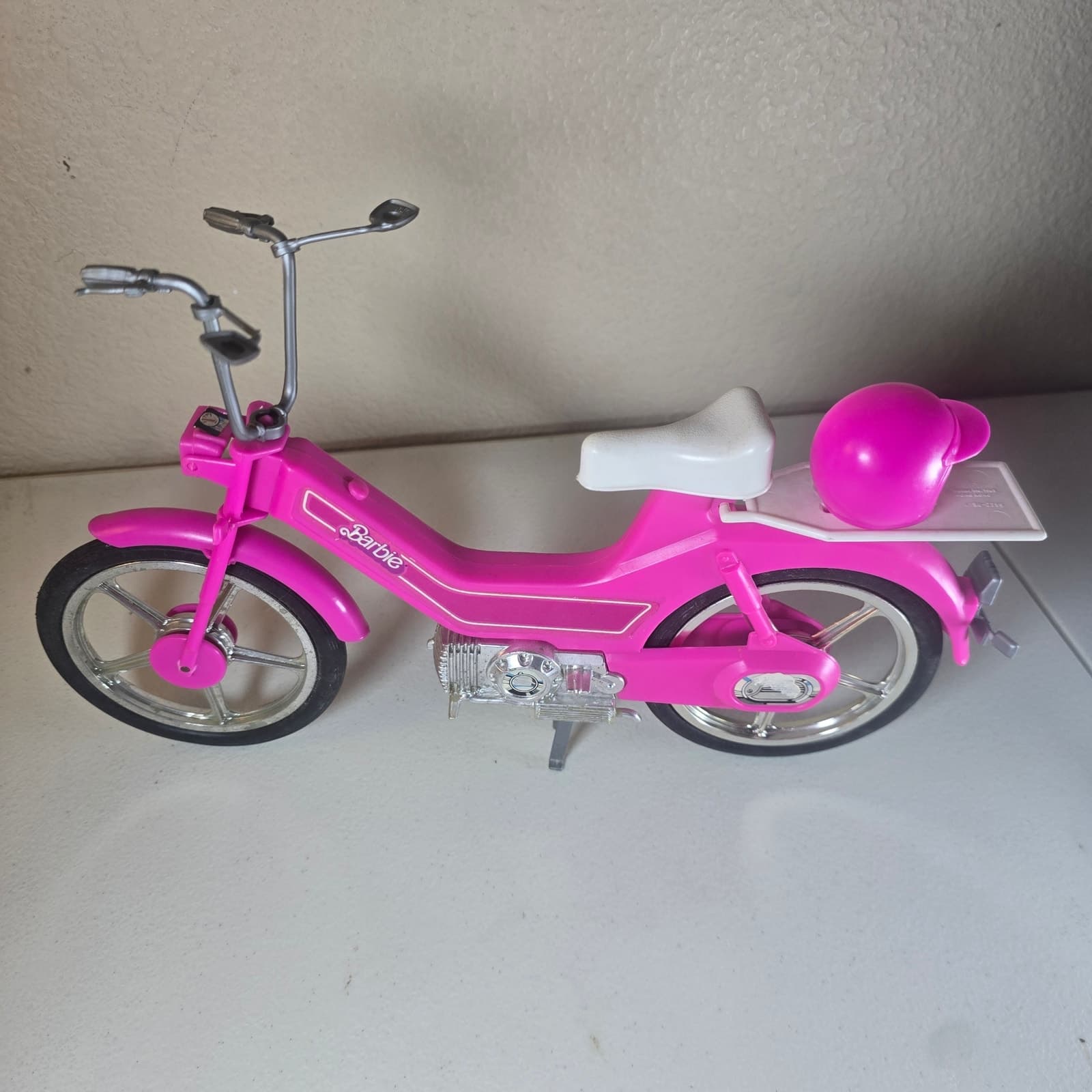 Vintage 1983 Barbie Motor Bike Pink & Silver with Helmet + Storage Rack - Thumbnail 7