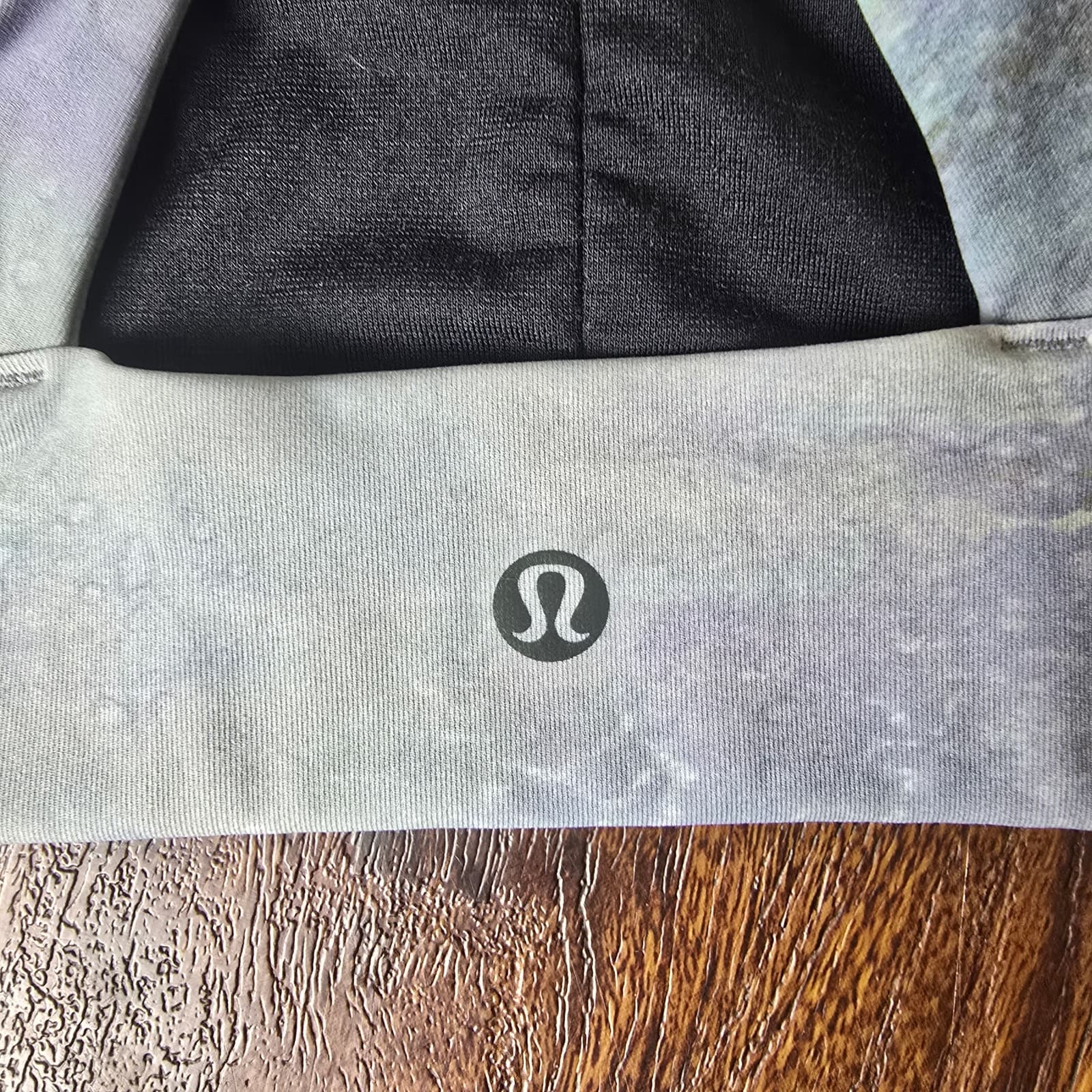 Lululemon Lab Luxtreme Deep-V Bra Size 4 & Ta Ta Tamer Sports Bra Size 6 - Thumbnail 4