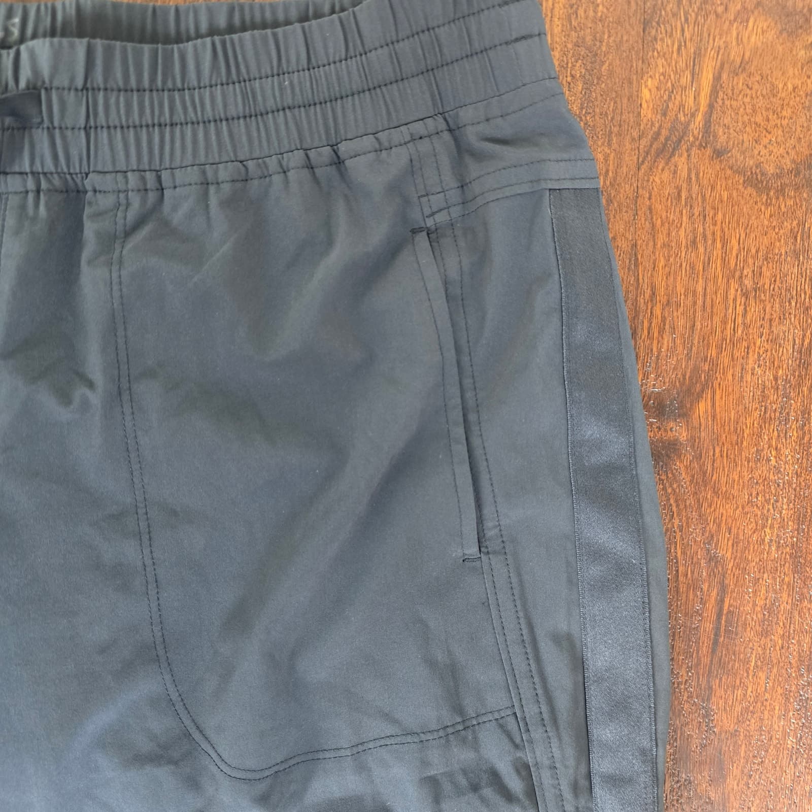 Athleta Andale Tuxedo Stripe Jogger Pant - Gray - Size 6 - Thumbnail 8