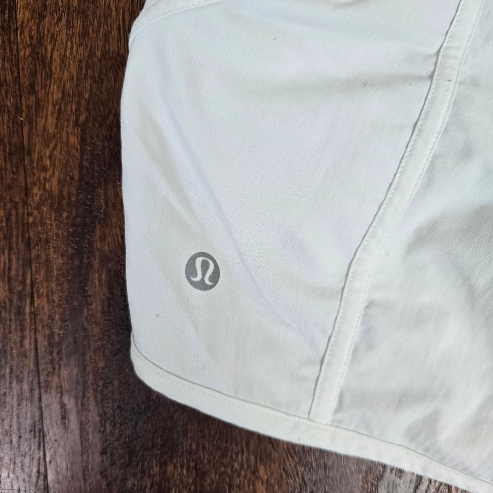 Lululemon Tracker Short V *4" - White - Size 8 - W7AT7S - Thumbnail 8