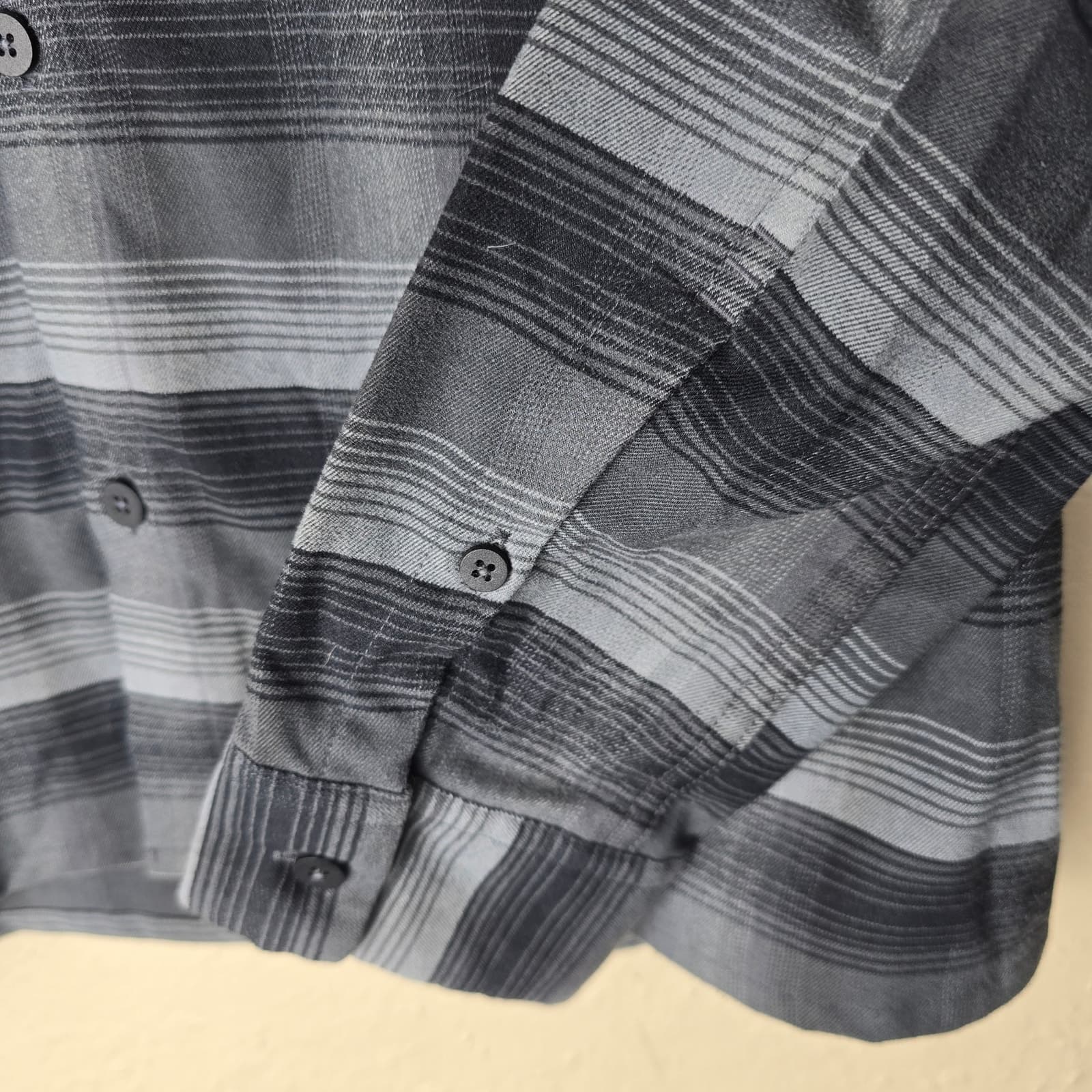 Lululemon Men's Mason Peak Flannel Long Sleeve Shirt - Medium - Thumbnail 7