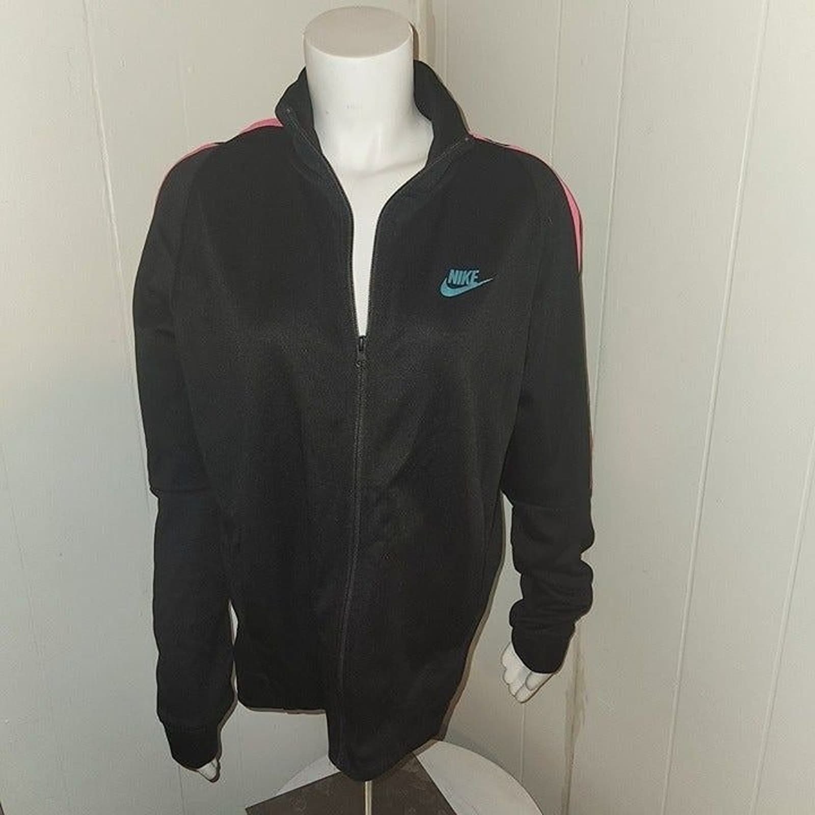 Nike Black Full Zip Up Sweater Lightweight Jacket with Hot Pink Sleeves, Medium - Image 1