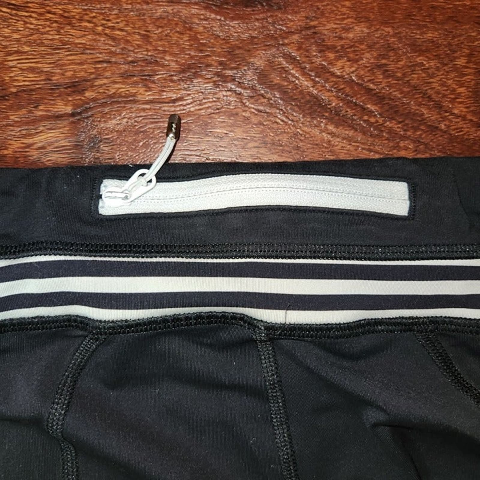 Lululemon Run Inspire Crop Mid-Rise Leggings Black/White Size 4 - Thumbnail 5