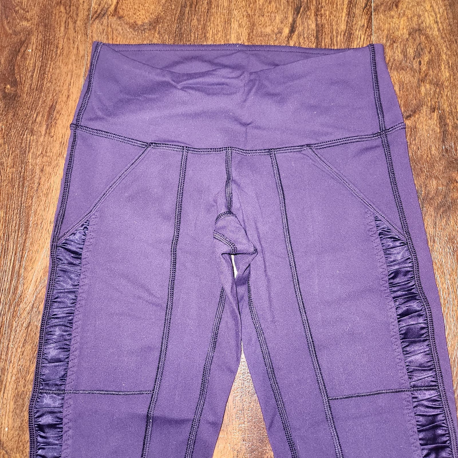 Lululemon Practice Daily Pants Leggings in Deep Zinfandel, Size 4 - Thumbnail 8